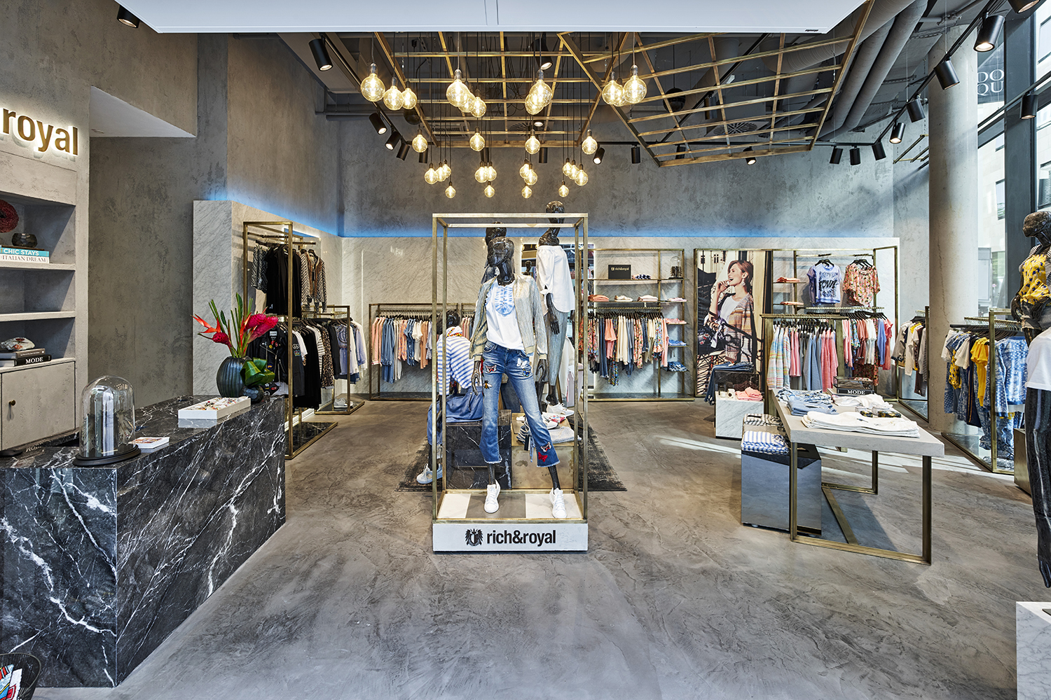 里奇皇家斯图加特旗舰店，展现高端设计魅力-0