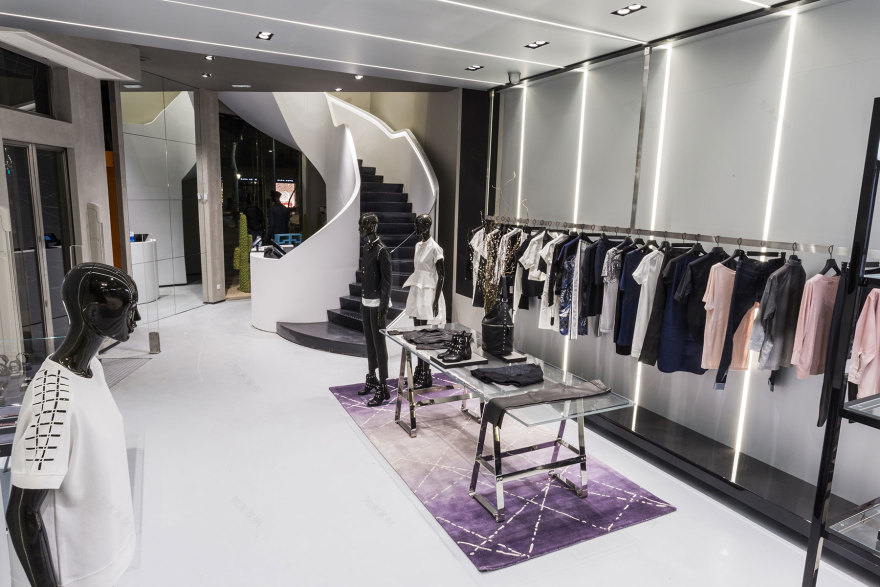 巴塞罗那 DIESEL 商店螺旋楼梯设计-5