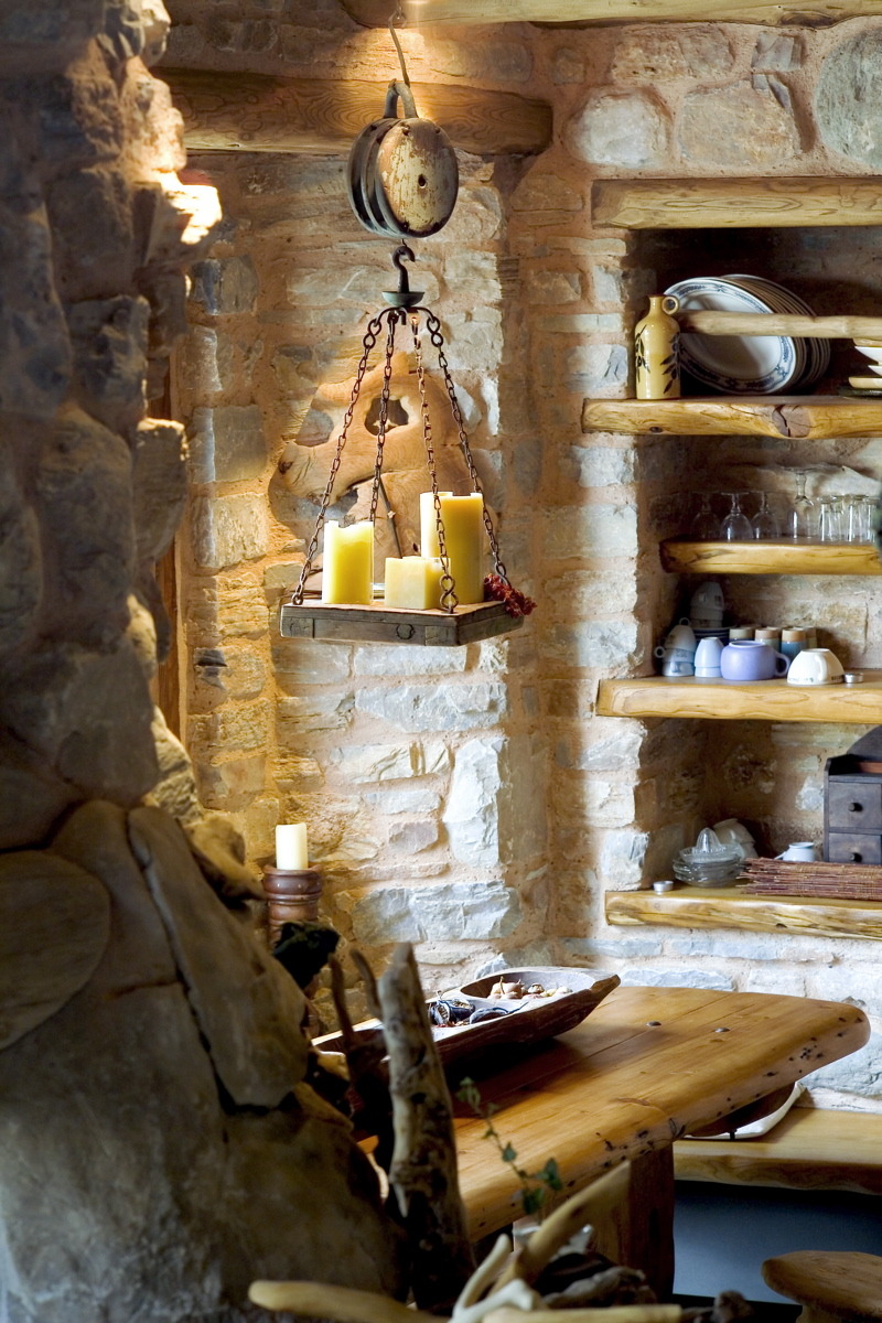 Pelion 山间混凝土石屋，融入自然的简约生活-41