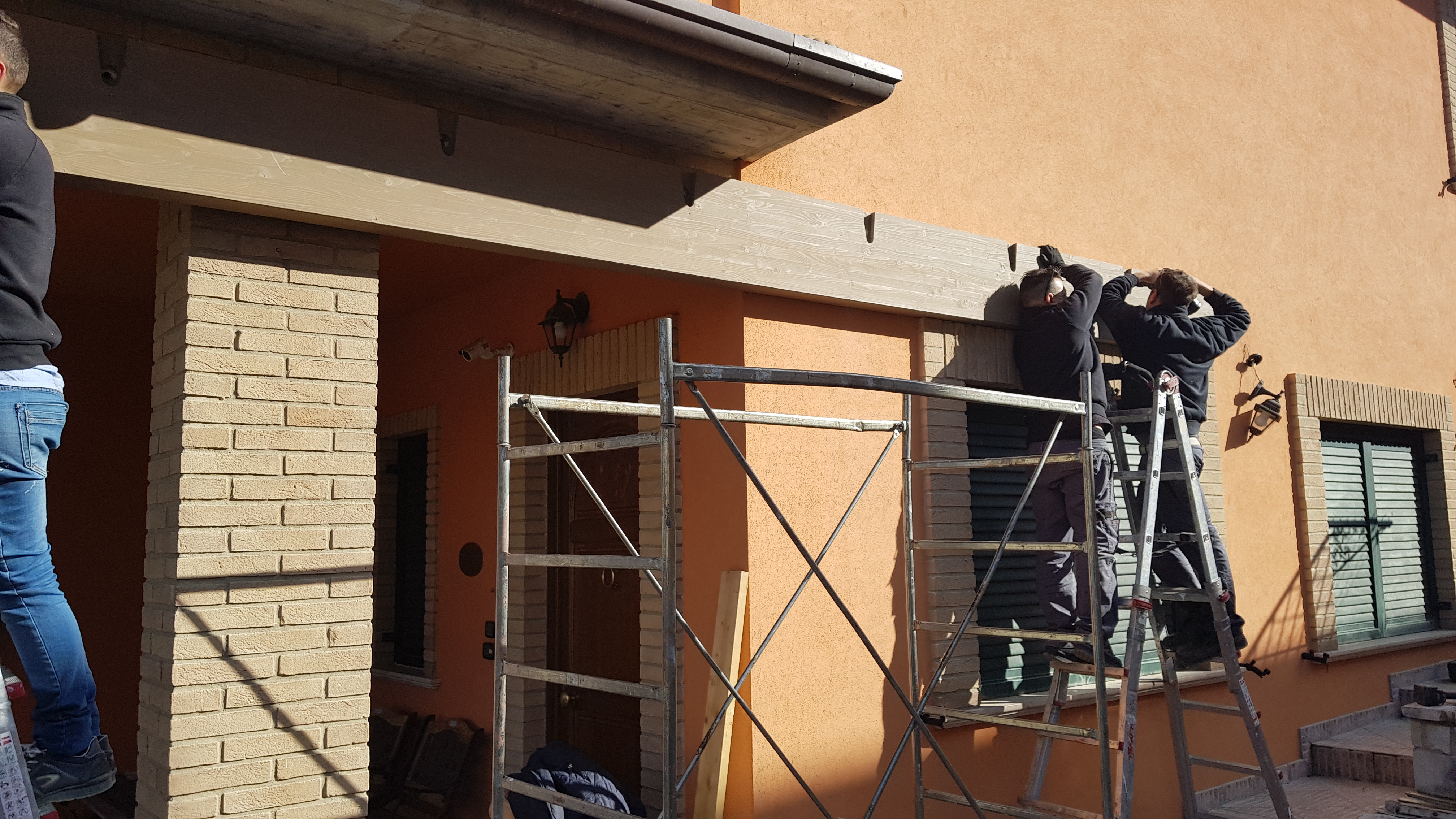 2019 年完成的独立住宅木结构顶部设计-2