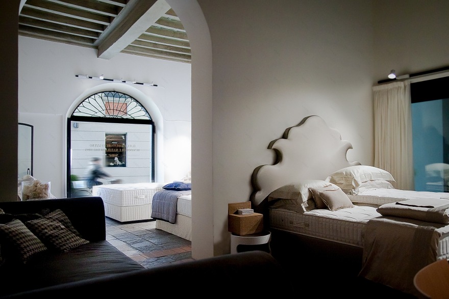 米兰精英床垫展示厅-0