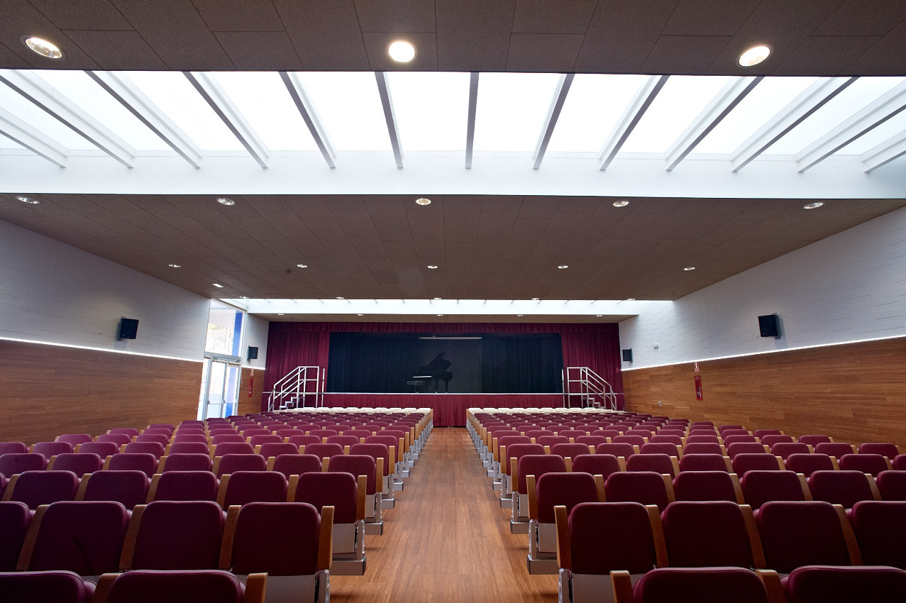 英国阿兰中学教学楼 · 创新型室内设计-9