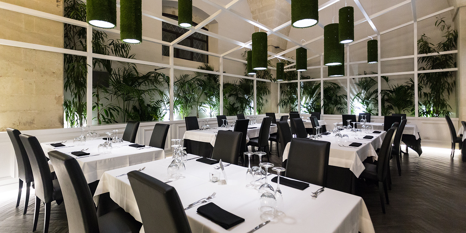 旧工厂变身高雅现代餐厅-23