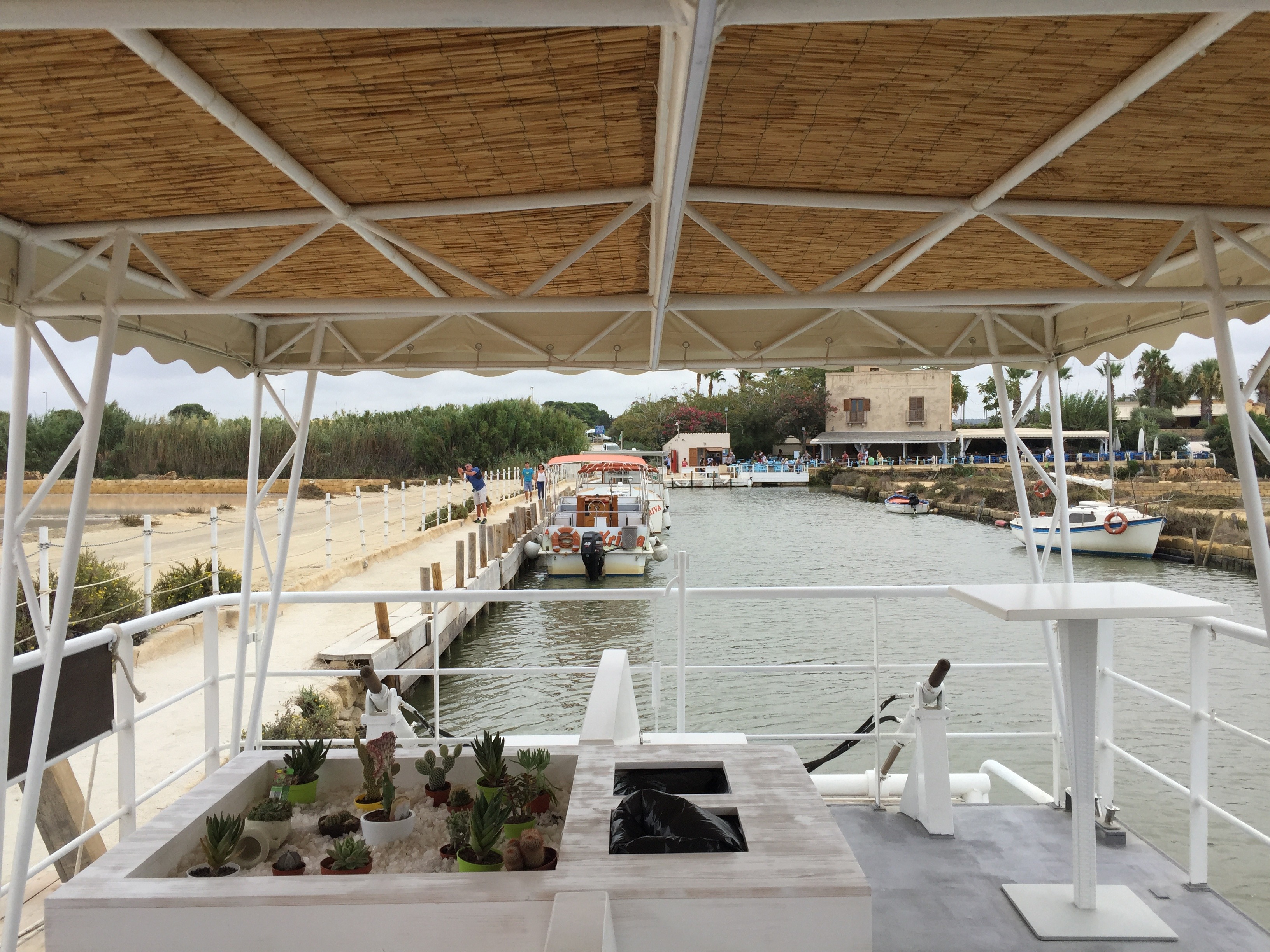 意式风情巴西融合,打造独特船舱酒吧-17