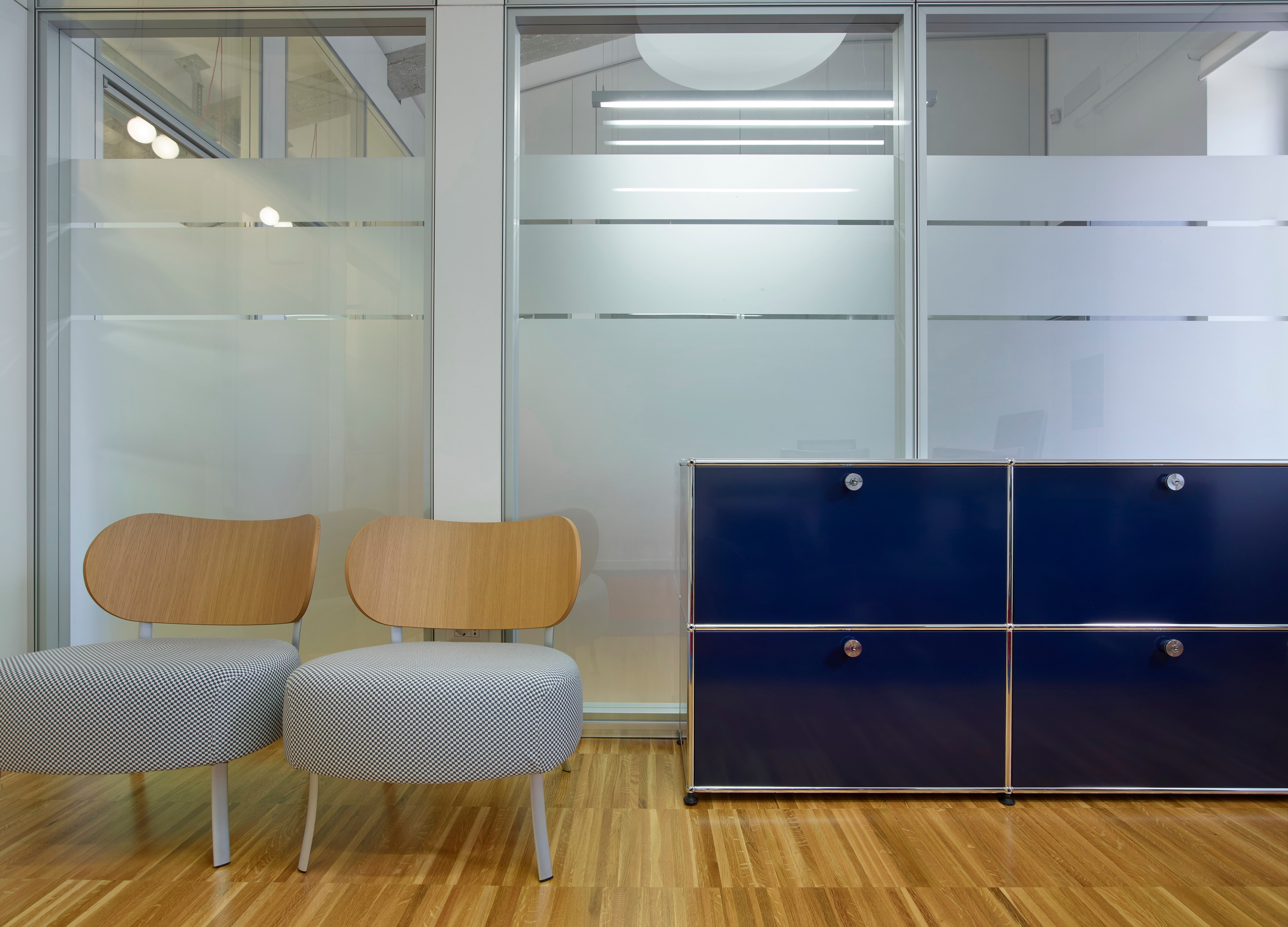 罗马保险公司的现代模块化办公室-8