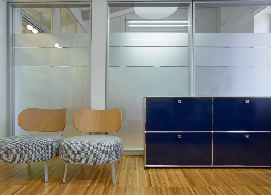 罗马保险公司的现代模块化办公室-8