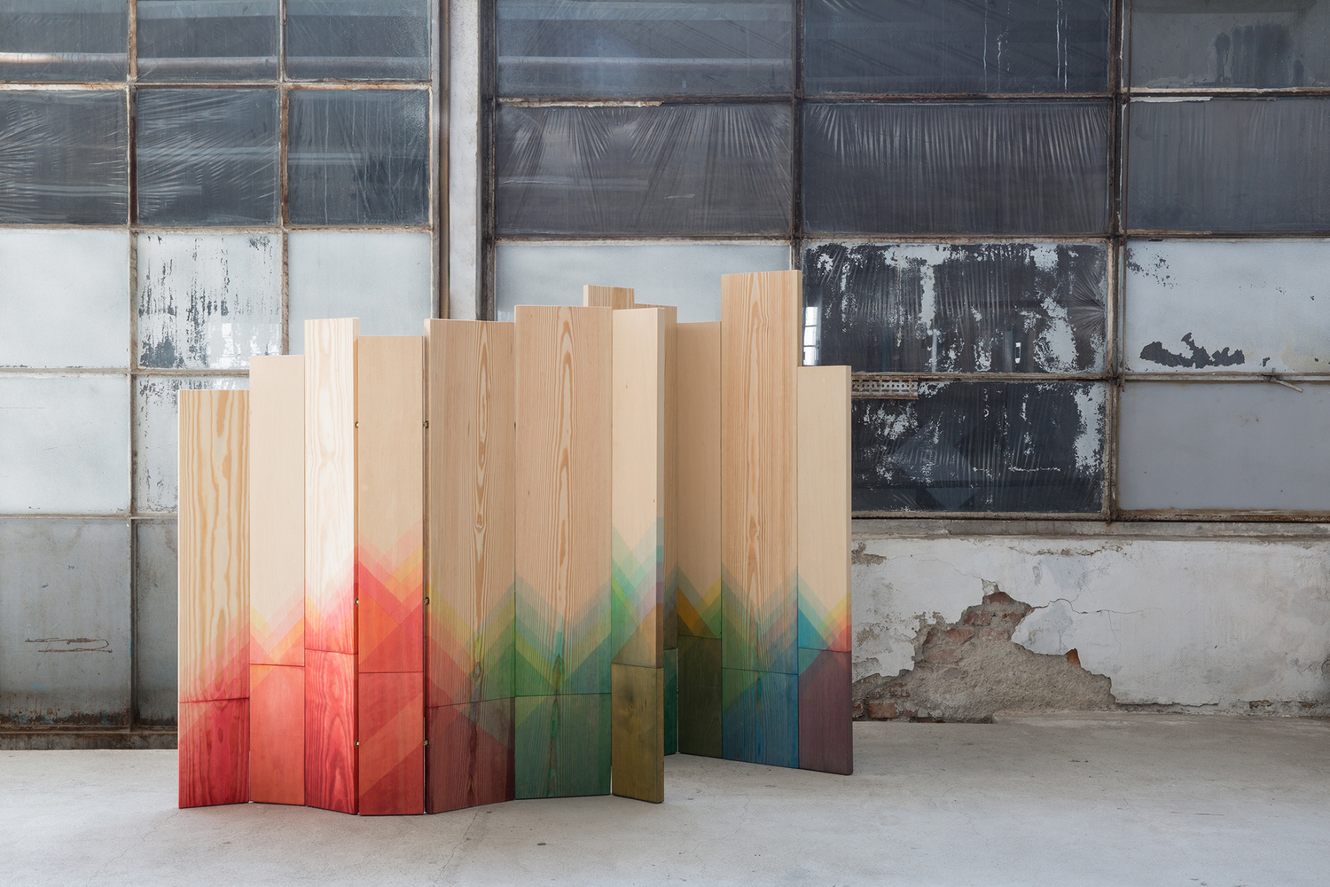 伦敦设计师打造多彩人字形家具-11