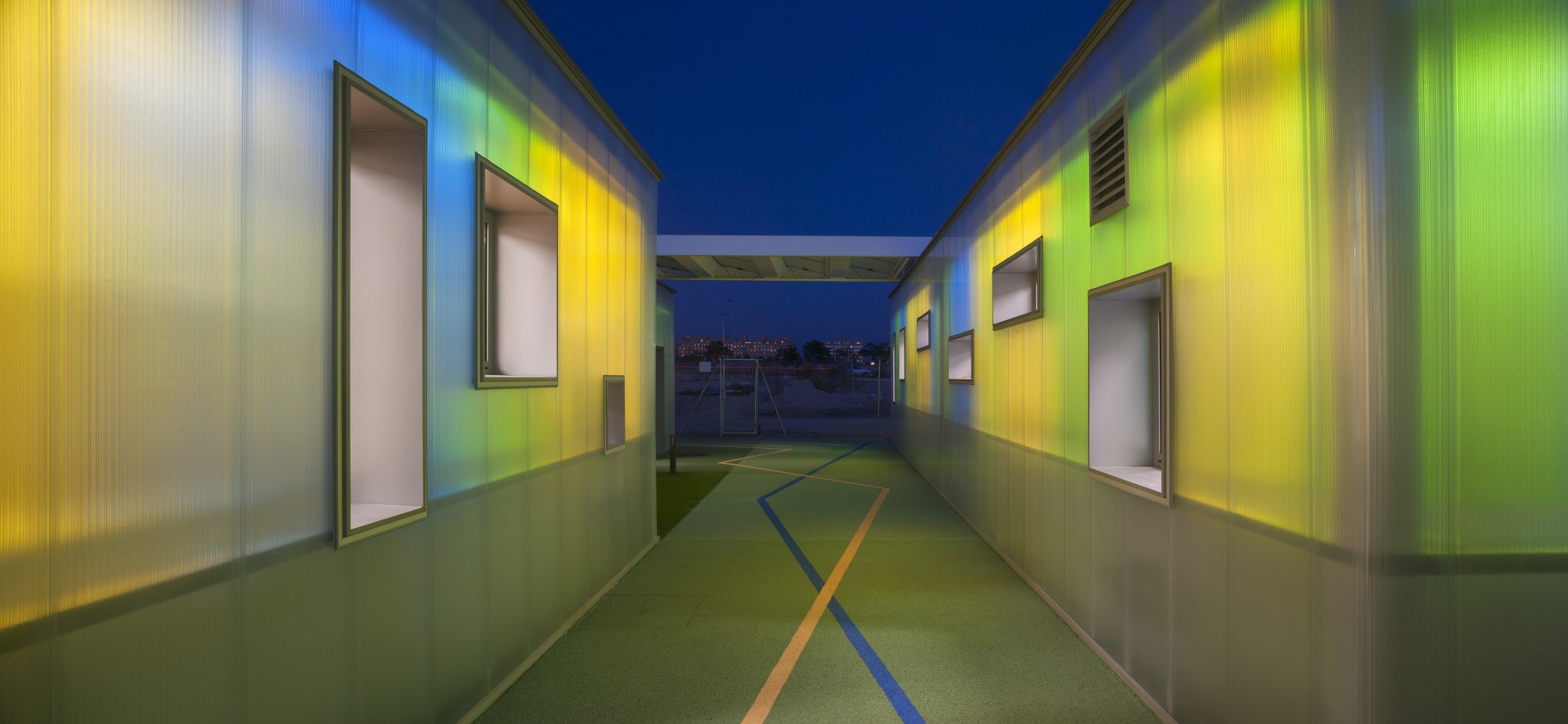 加州双层玻璃校园建筑设计-19