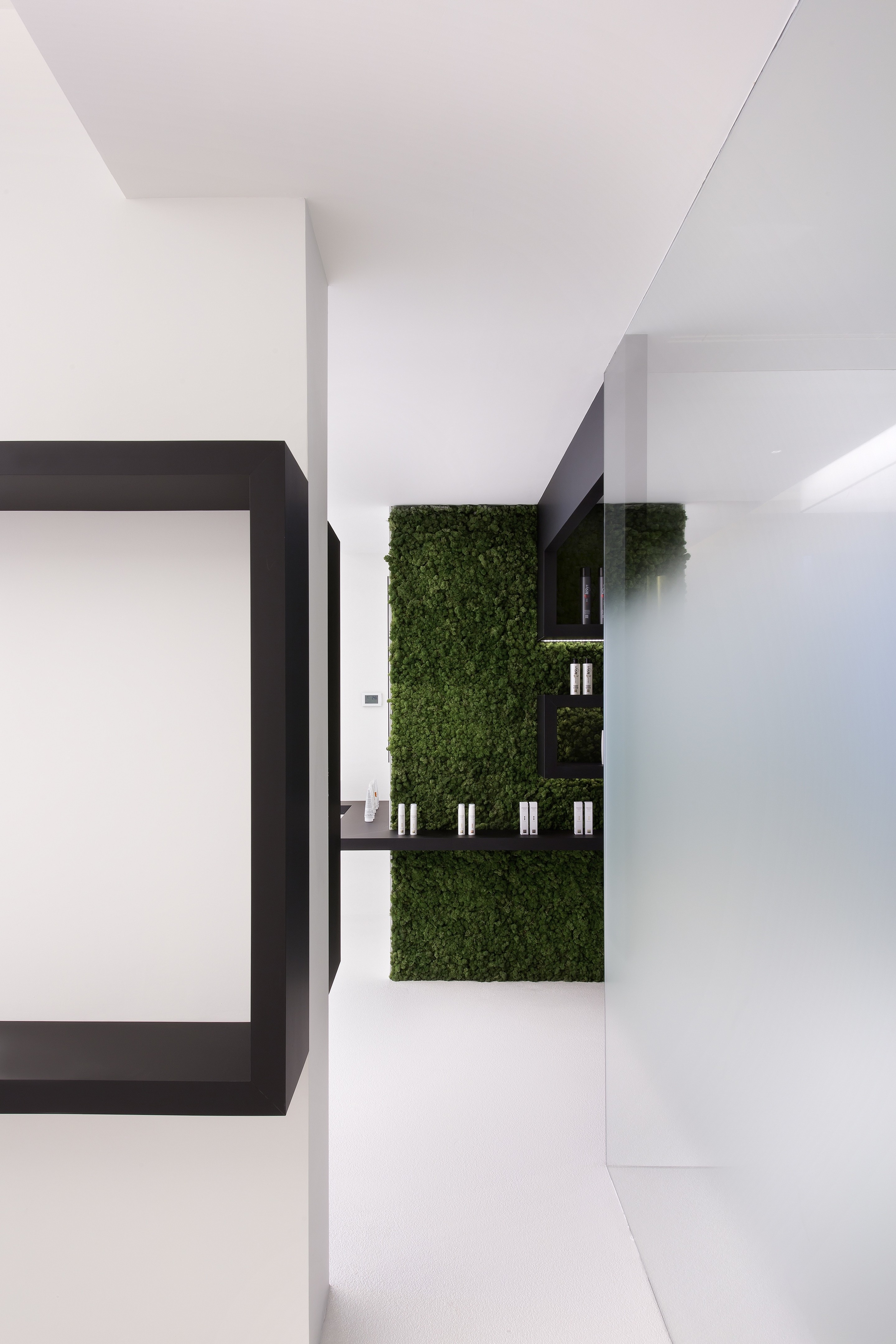 变化的线条之美 · 意大利商店室内设计-28