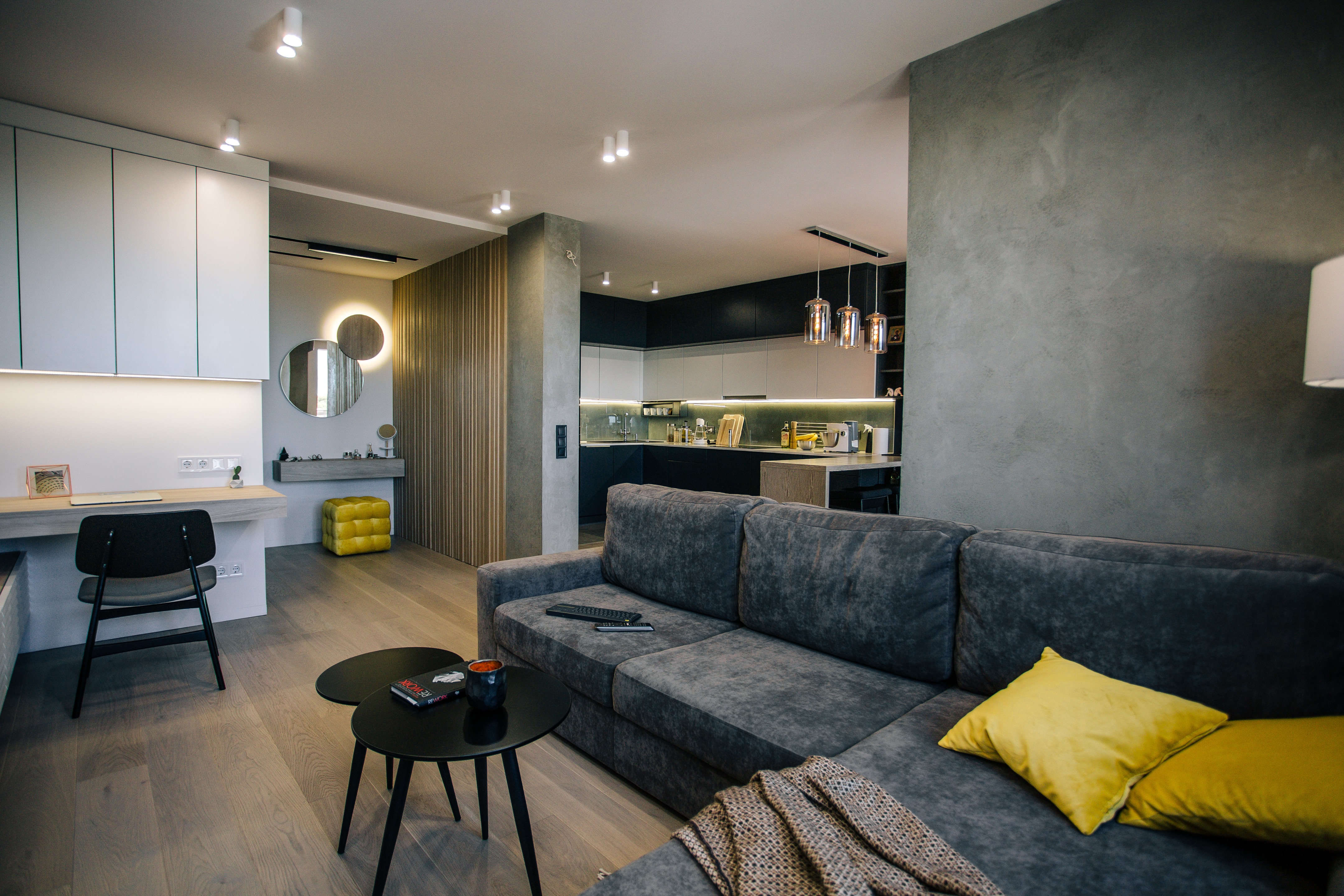 2018 灰色调室内设计案例 | 定制家具营造温馨空间-0