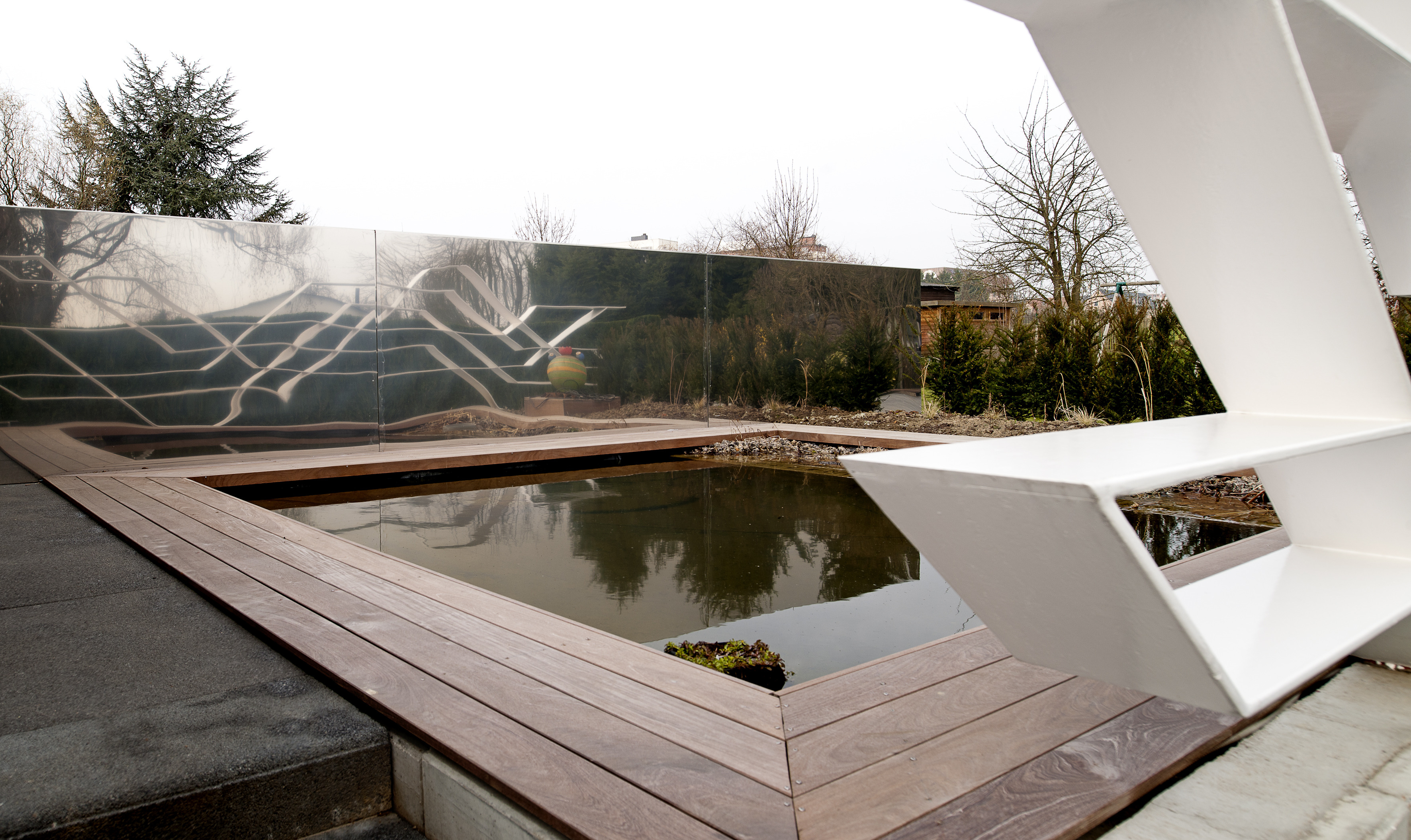 雕塑花园里的牙科诊所-4