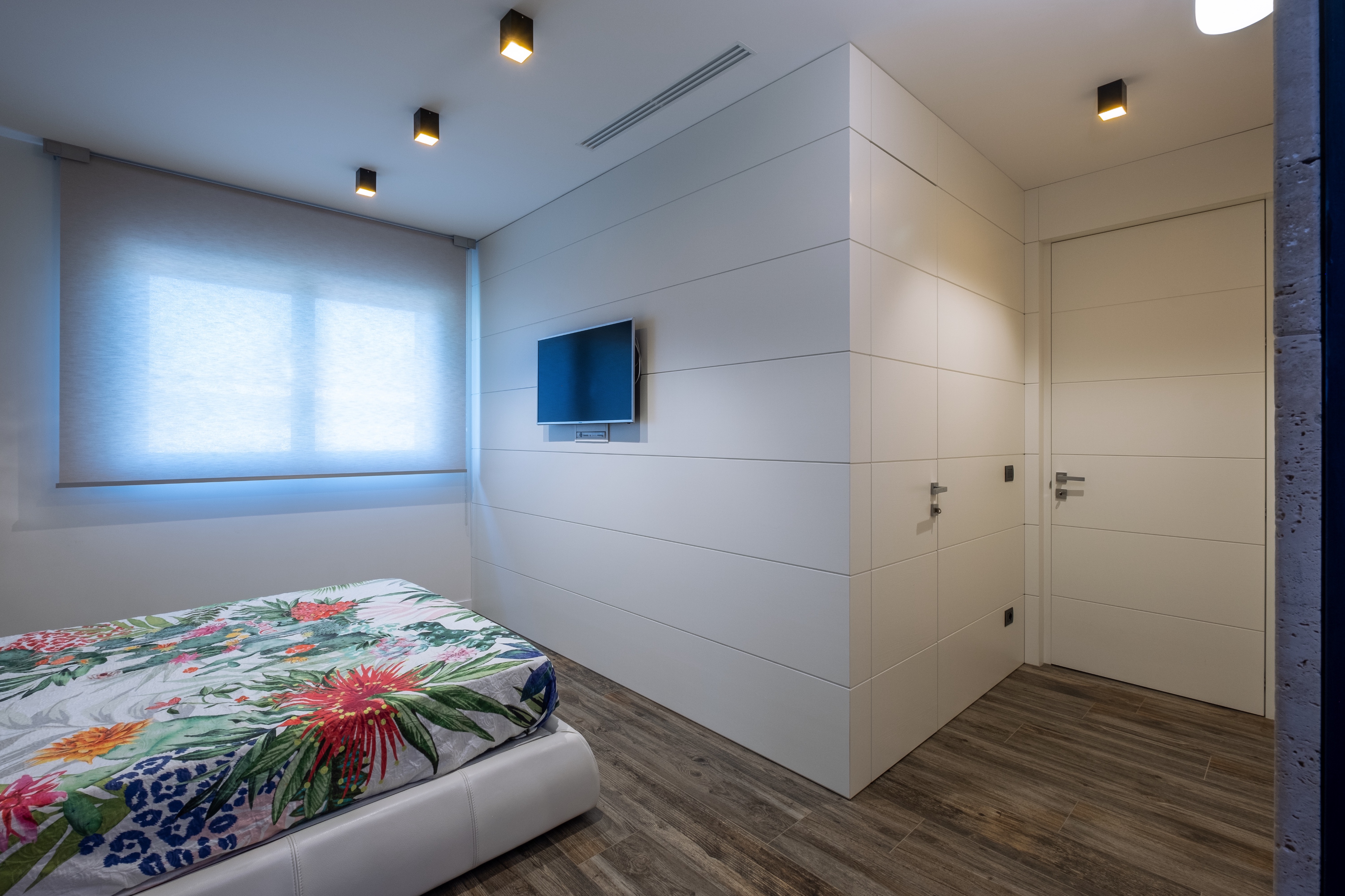 意大利普利亚海景别墅，现代风格与自然融合-3