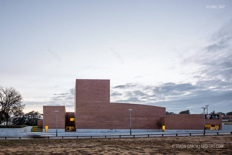 阿尔瓦罗·西扎的 Llinars 音乐厅-35