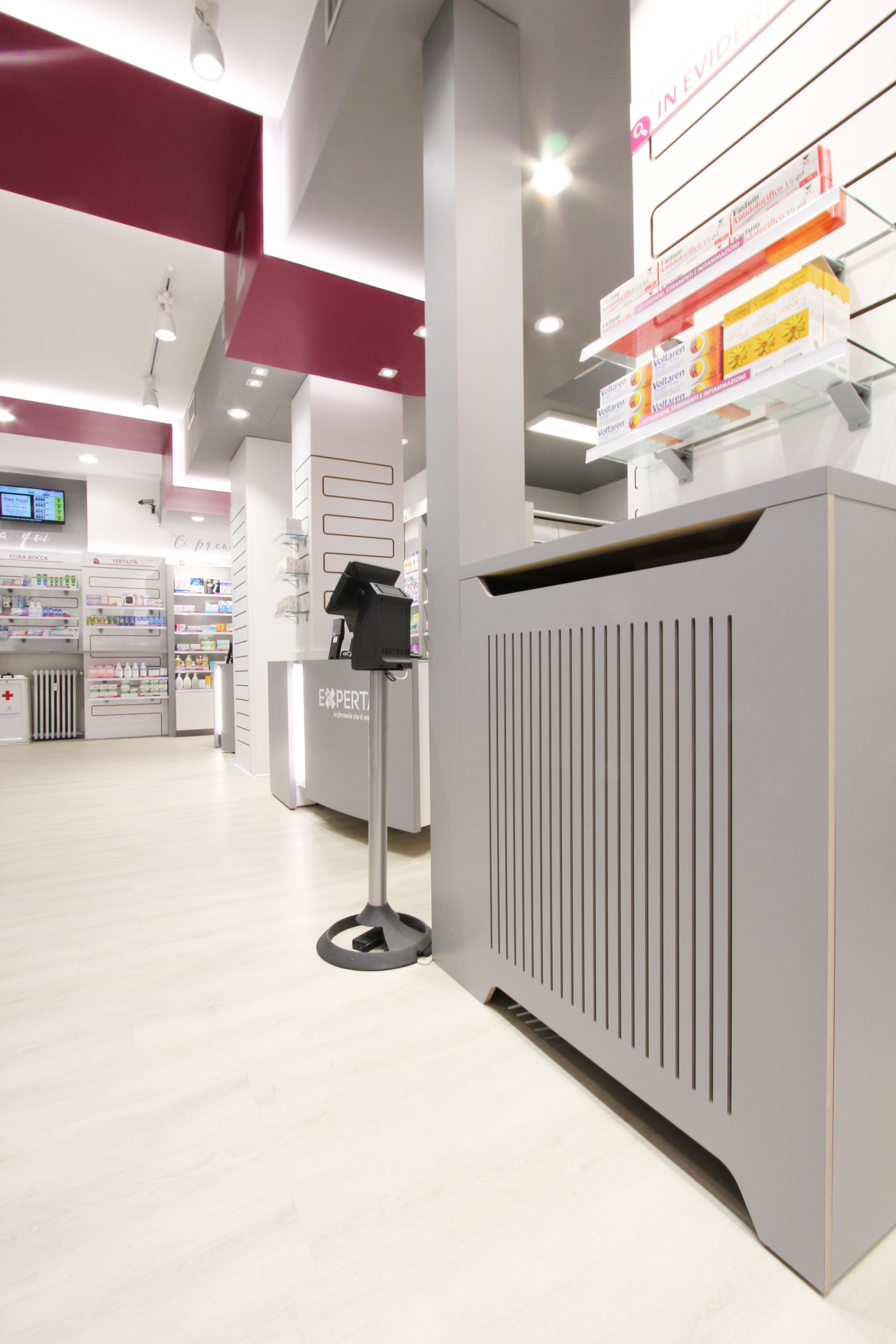 FARMACIA C·Agnelli 药房设计-19