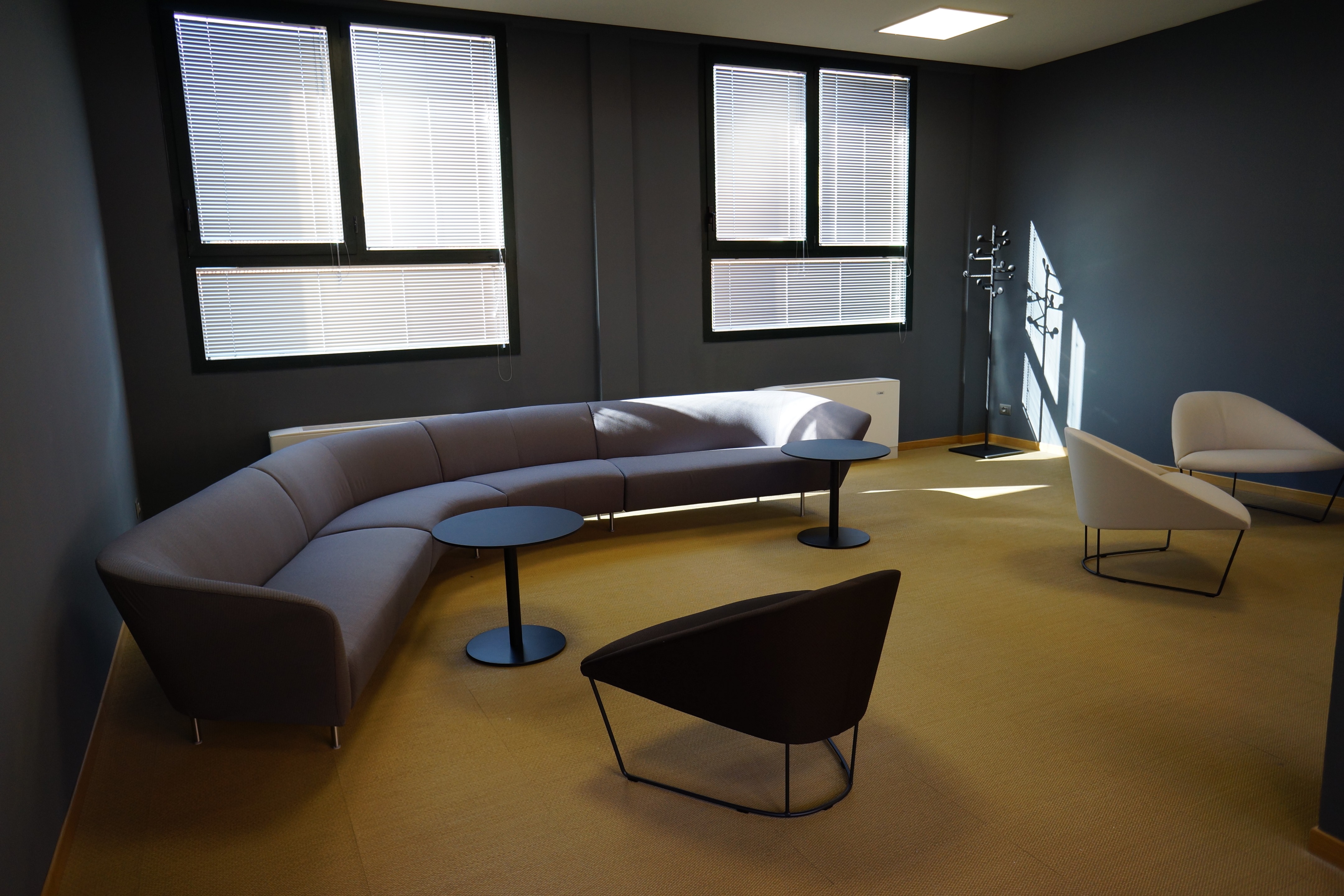 药企总部百年老建筑的现代改造-35