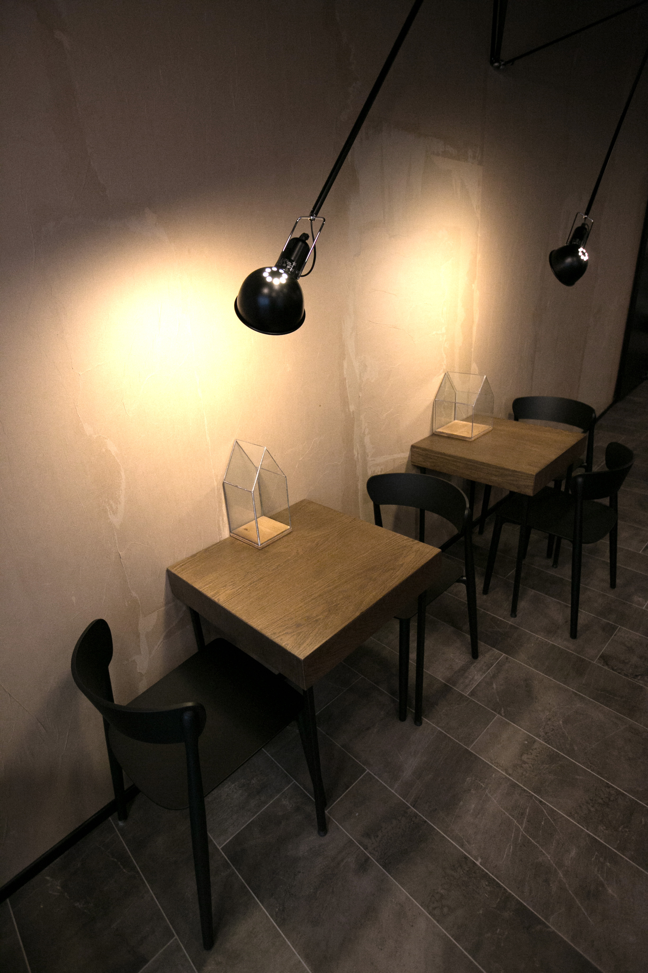 意式咖啡馆室内设计 · 精致烘培展示空间-4