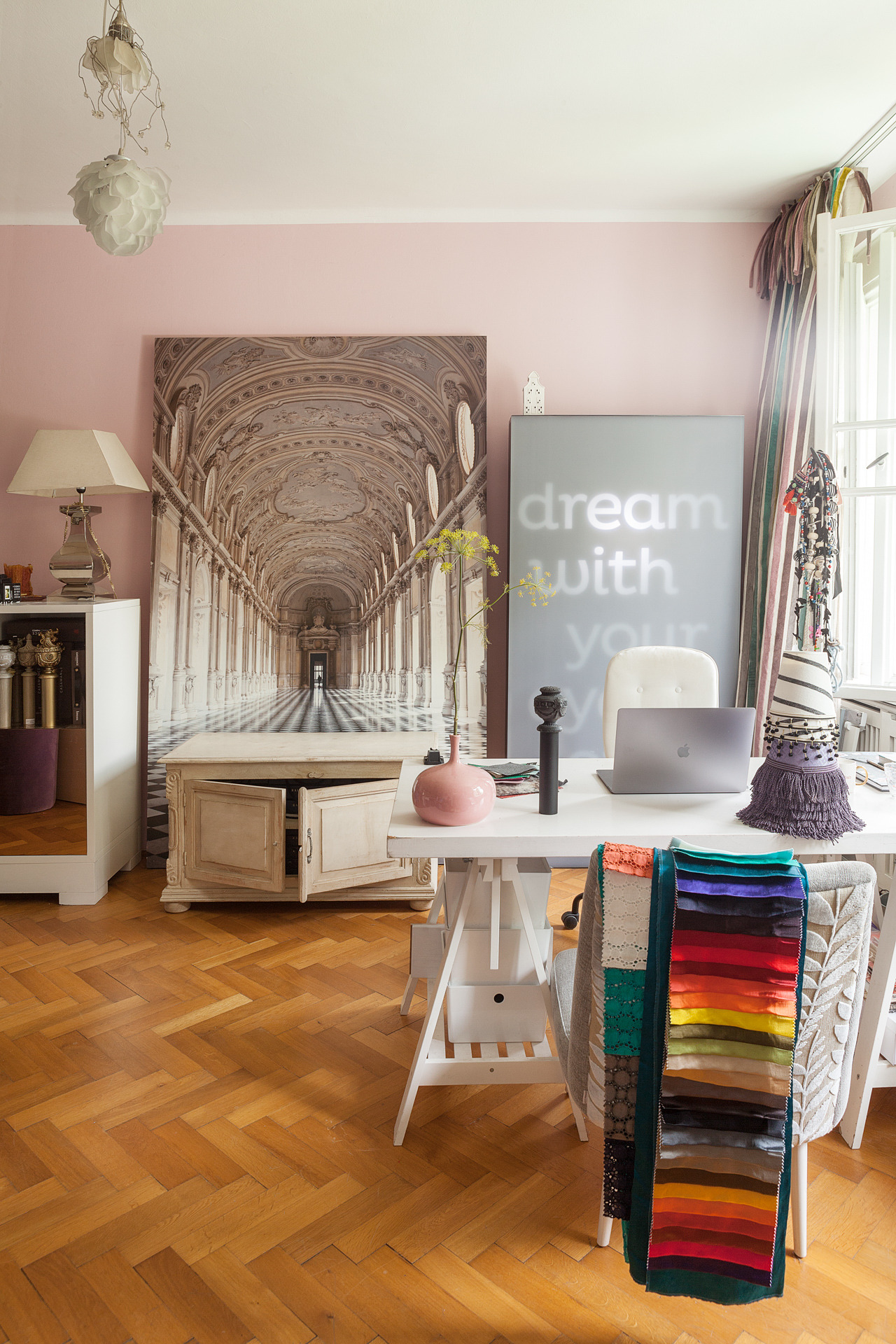 2015 年完成的《爱丽丝梦游仙境》独栋住宅室内设计案例-19