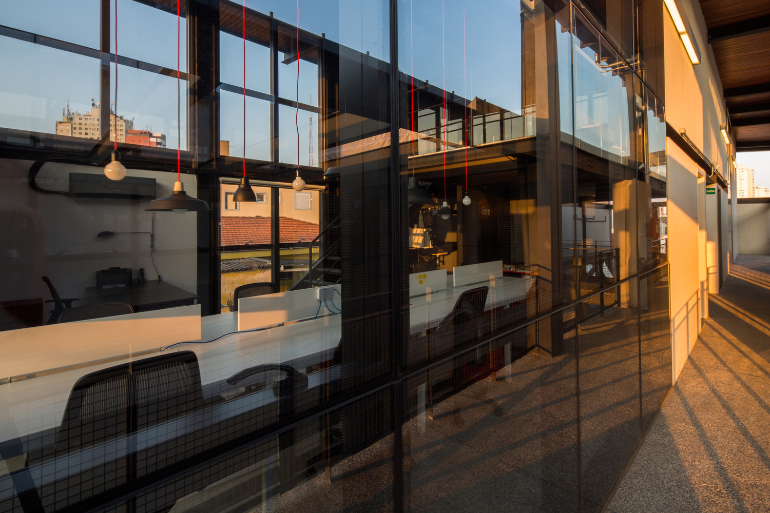 巴西圣保罗 Live Biz 工作室翻新设计-32