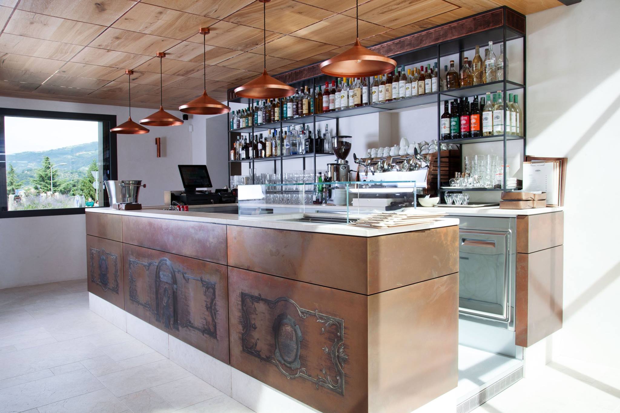 意大利百年酒厂变身复古咖啡馆-26