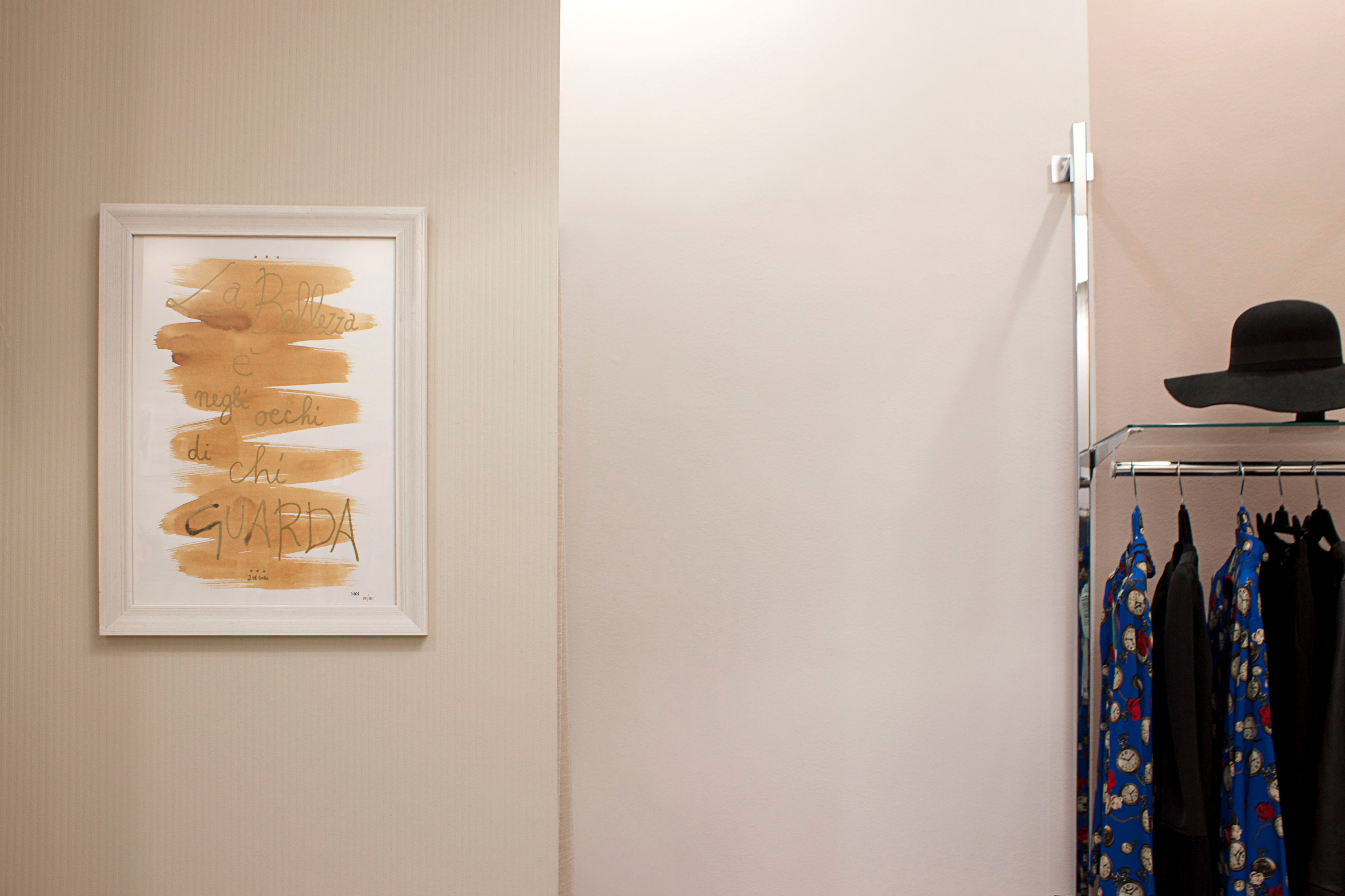 2017 年完成的 E.F.F.A 精品店室内设计案例-9