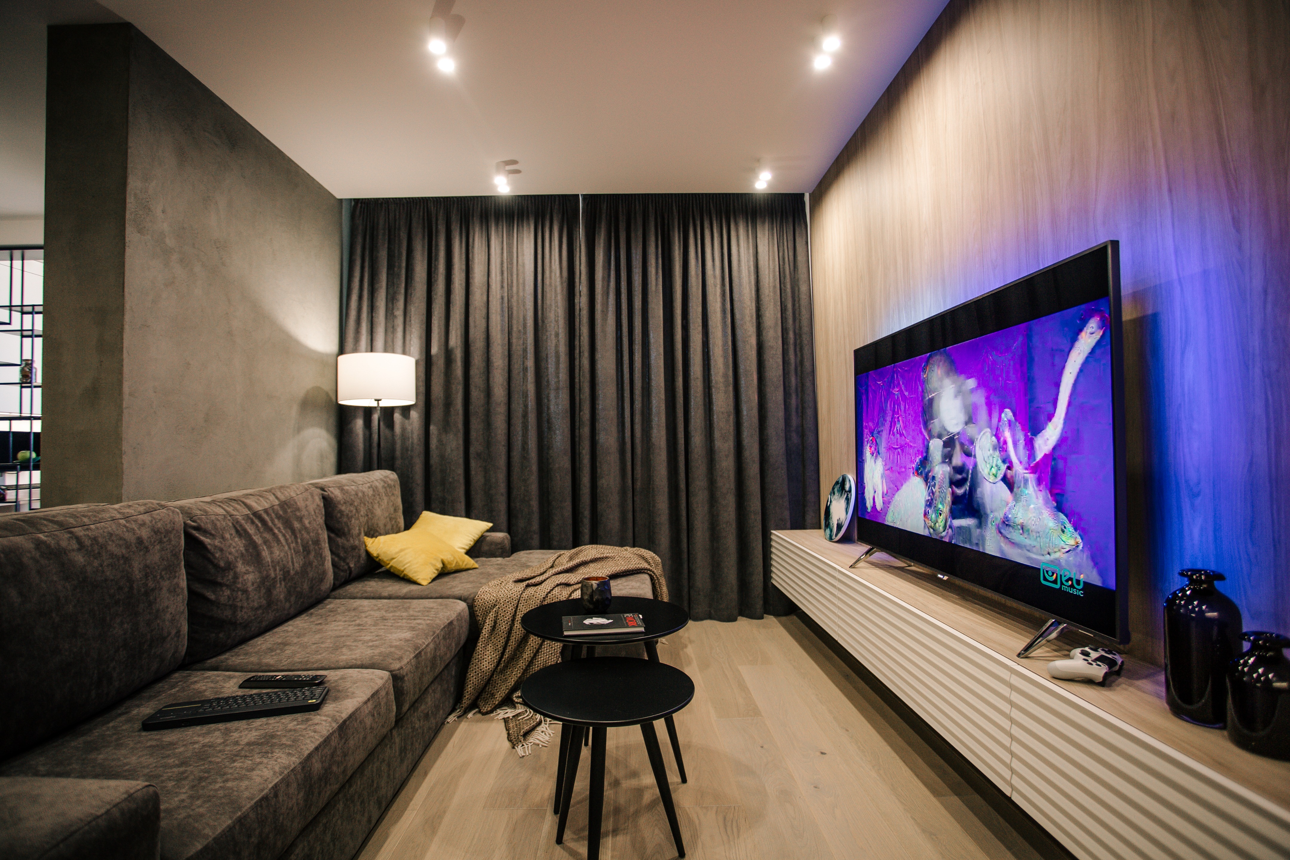 2018 灰色调室内设计案例 | 定制家具营造温馨空间-12