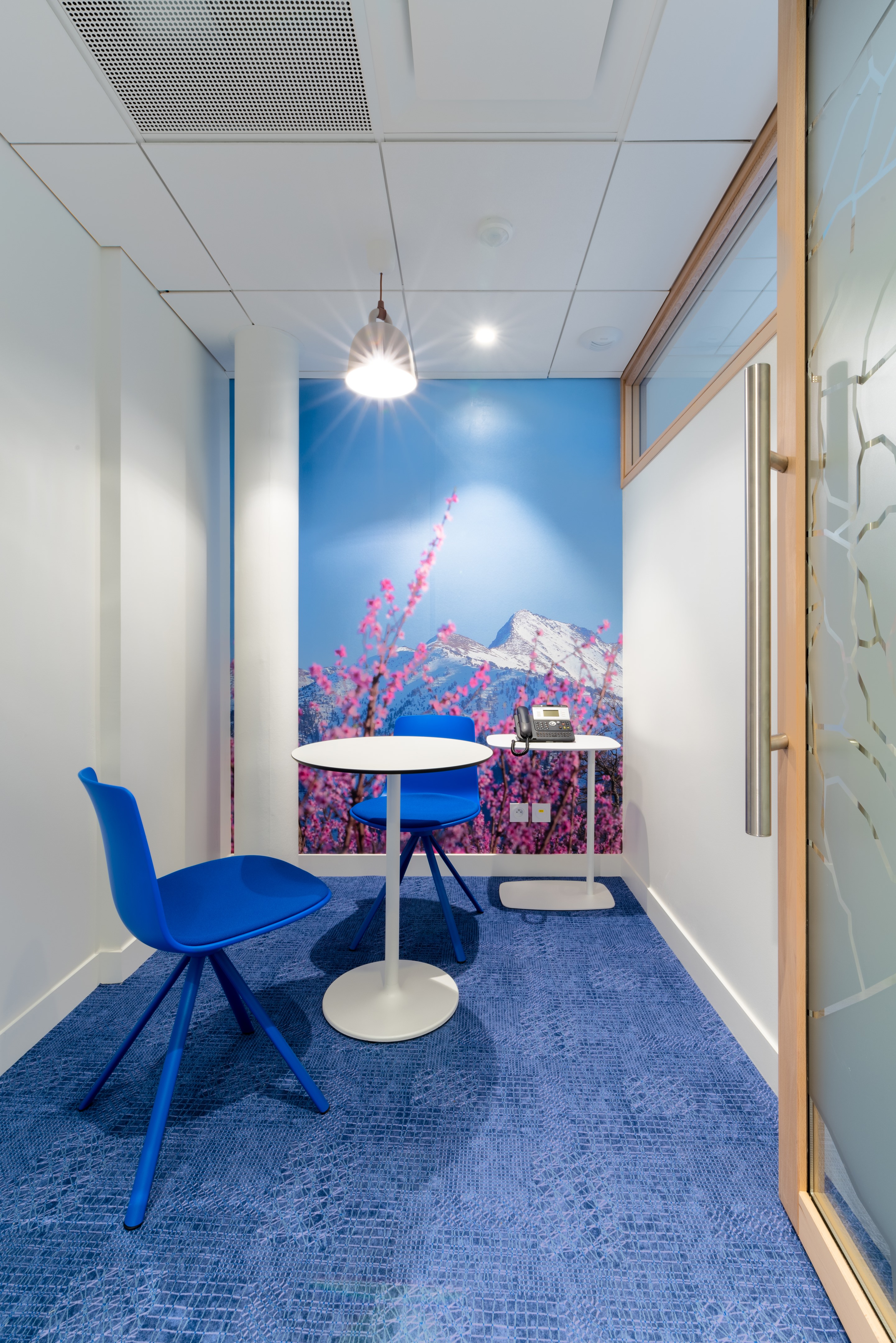 翻新 Caisse d'Epargne Languedoc Roussillon 办公室，展现现代办公空间魅力-15