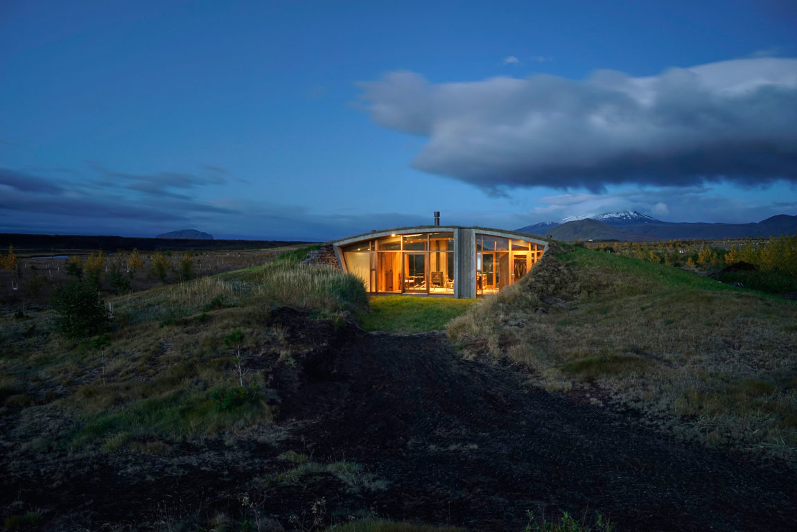 冰岛草皮屋 | 现代与传统的完美融合-24