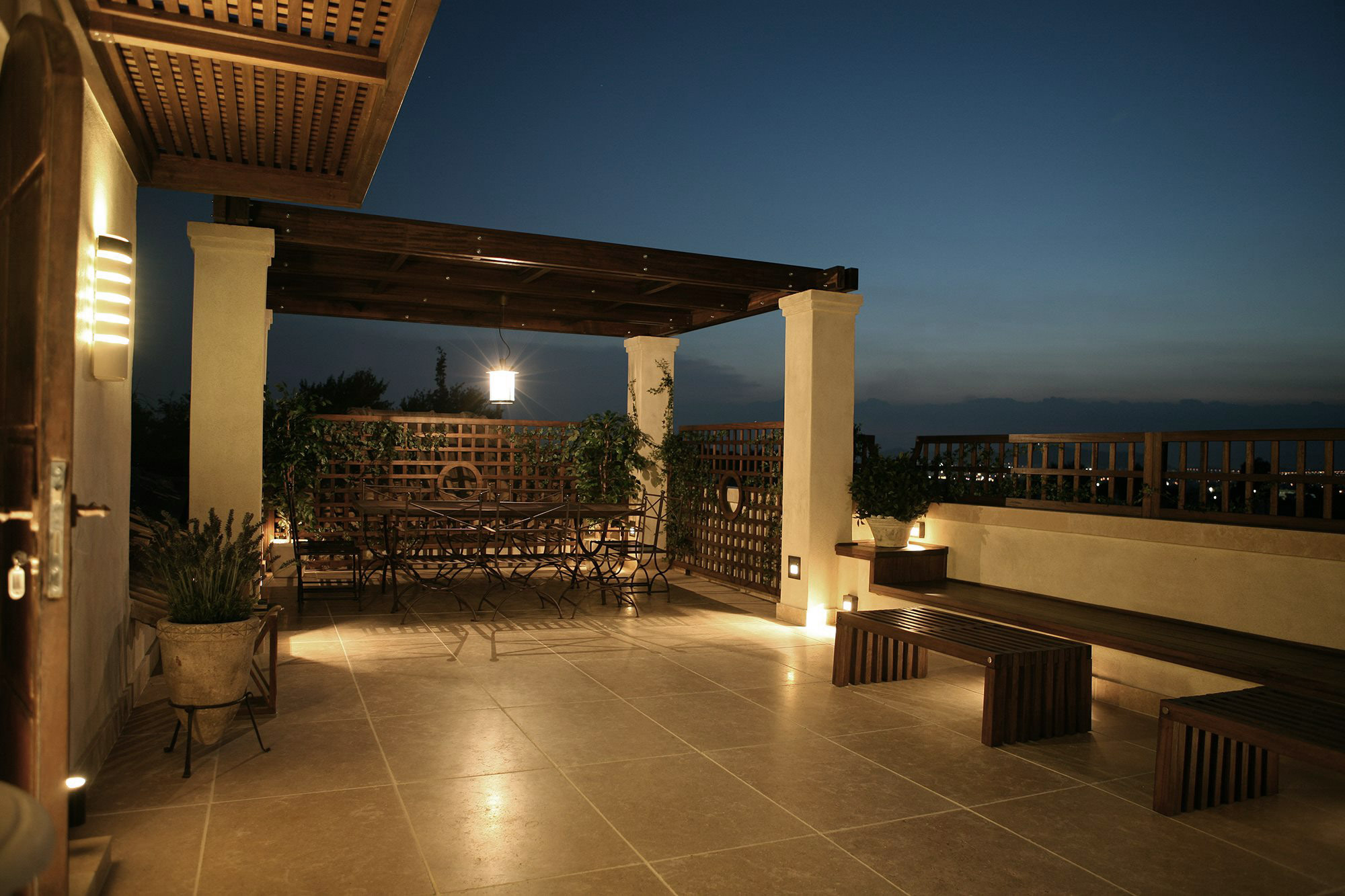 简约时尚的露台公寓设计-10