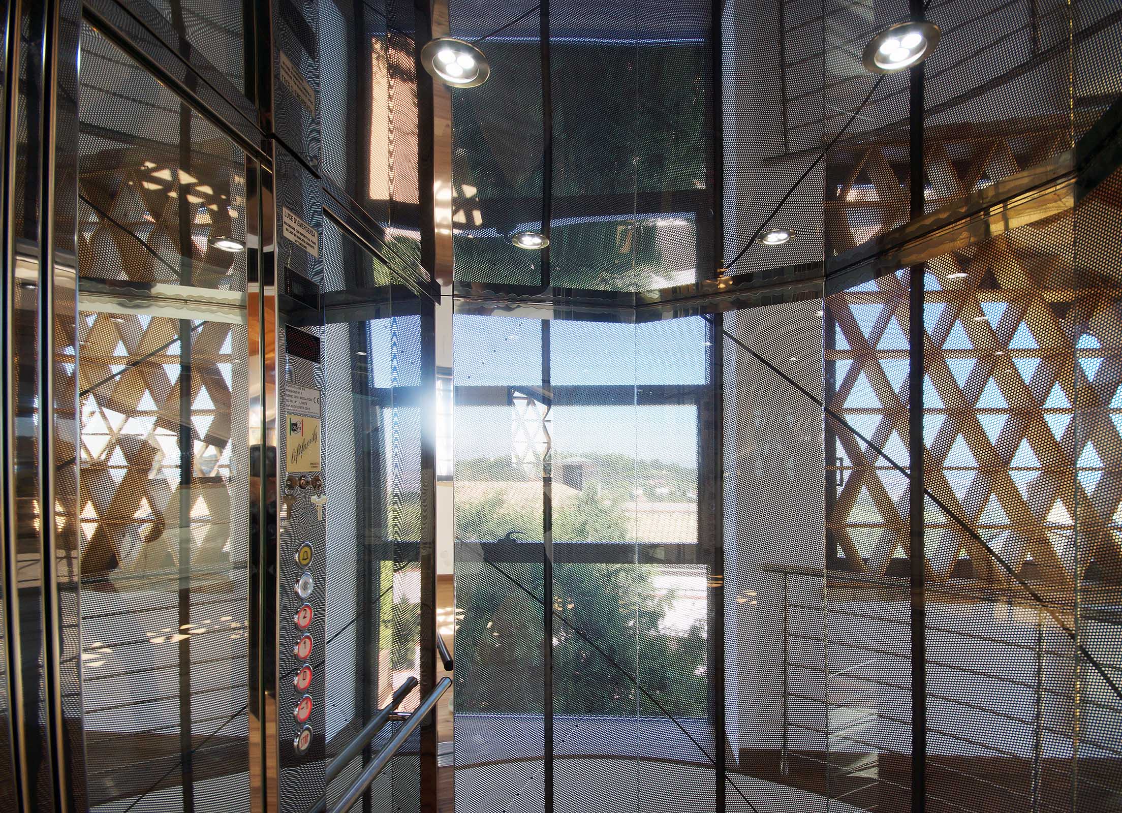 游泳池和圣约翰小教堂-9