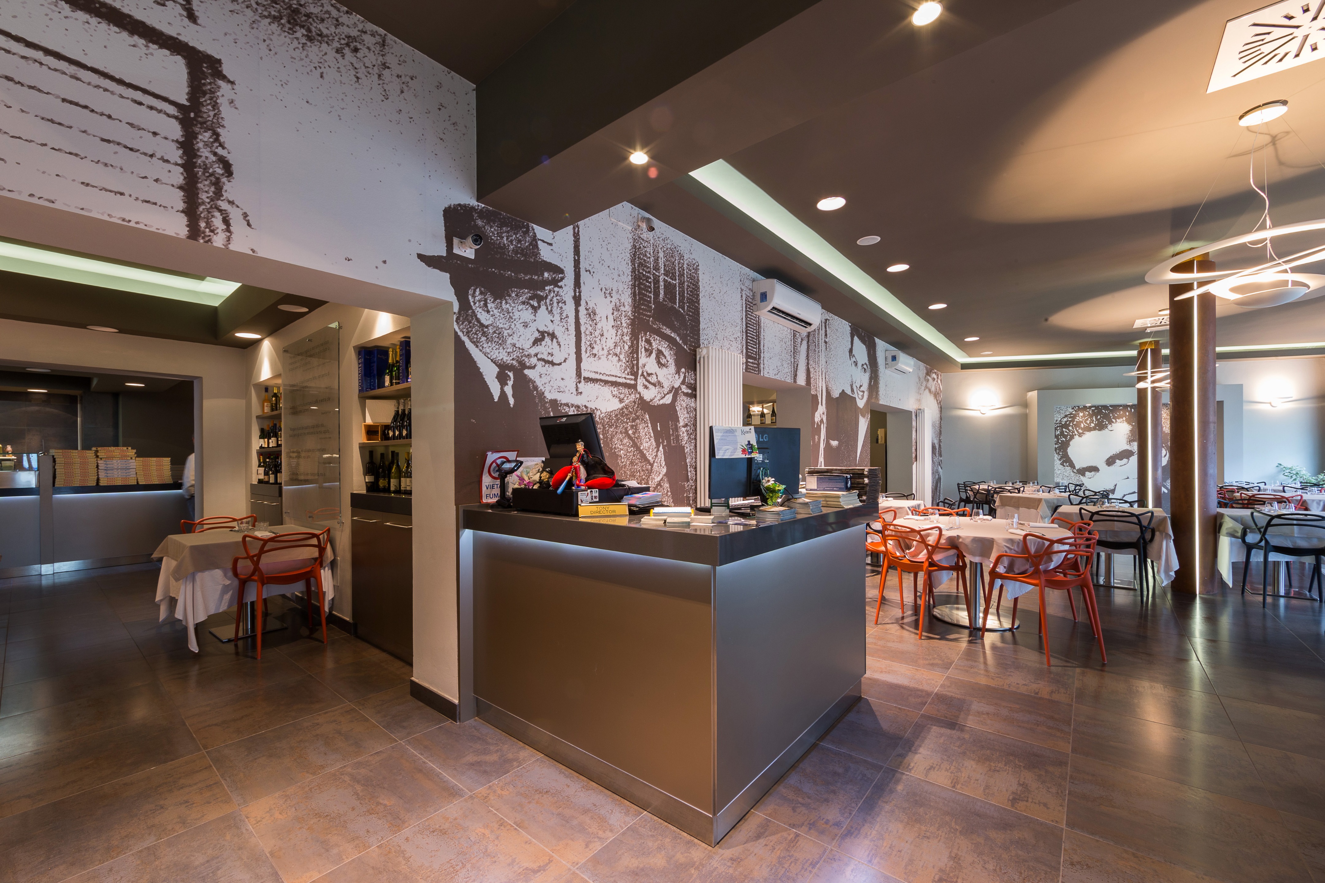 剧院式餐厅 Teatro 26 | 定制家具与光影艺术的完美融合-20