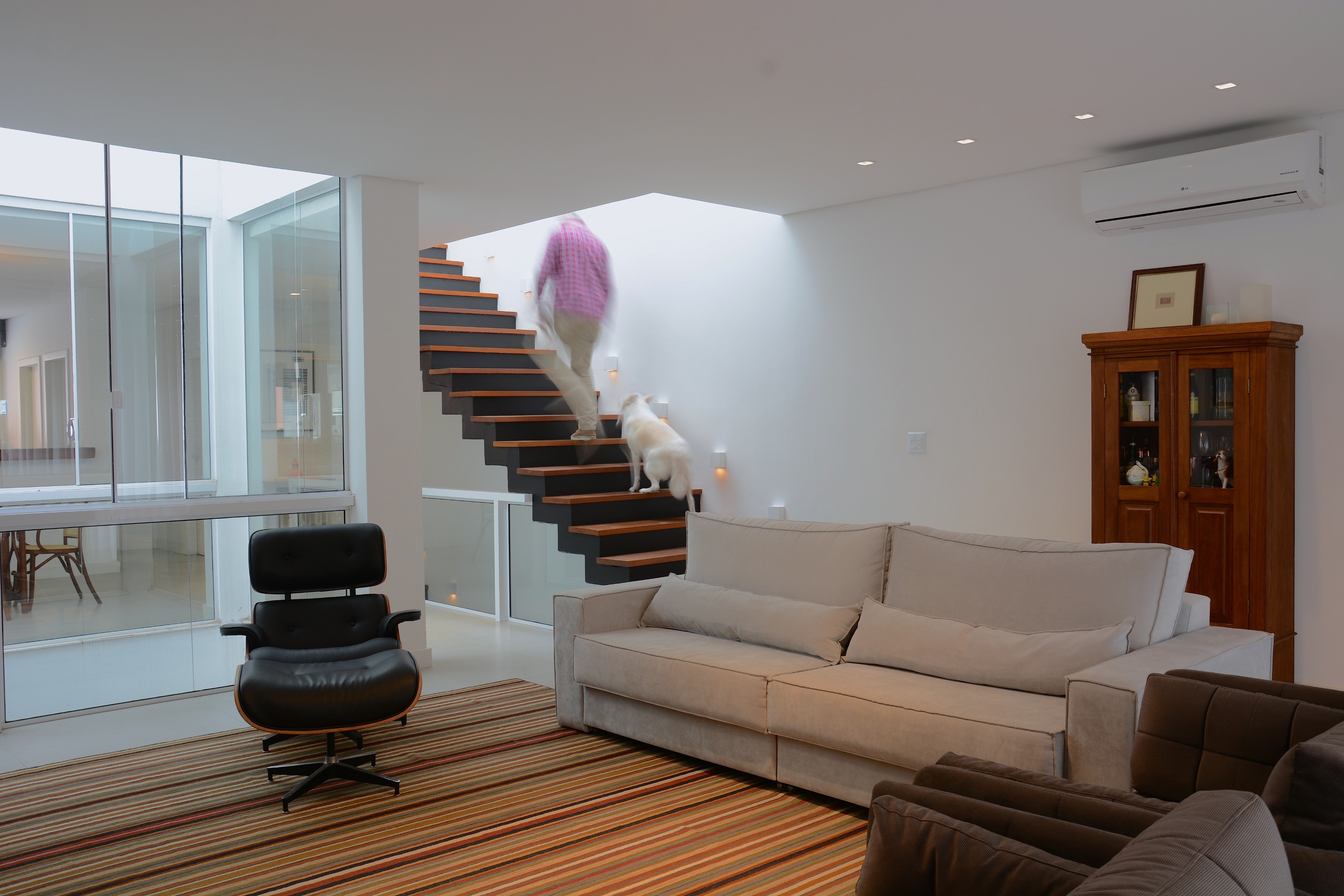 悬浮之家,家庭互动的空间设计-0