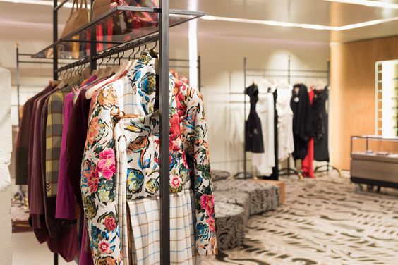 巴黎 Vivienne Westwood 旗舰店 | 工业风与自然材料的和谐融合-20