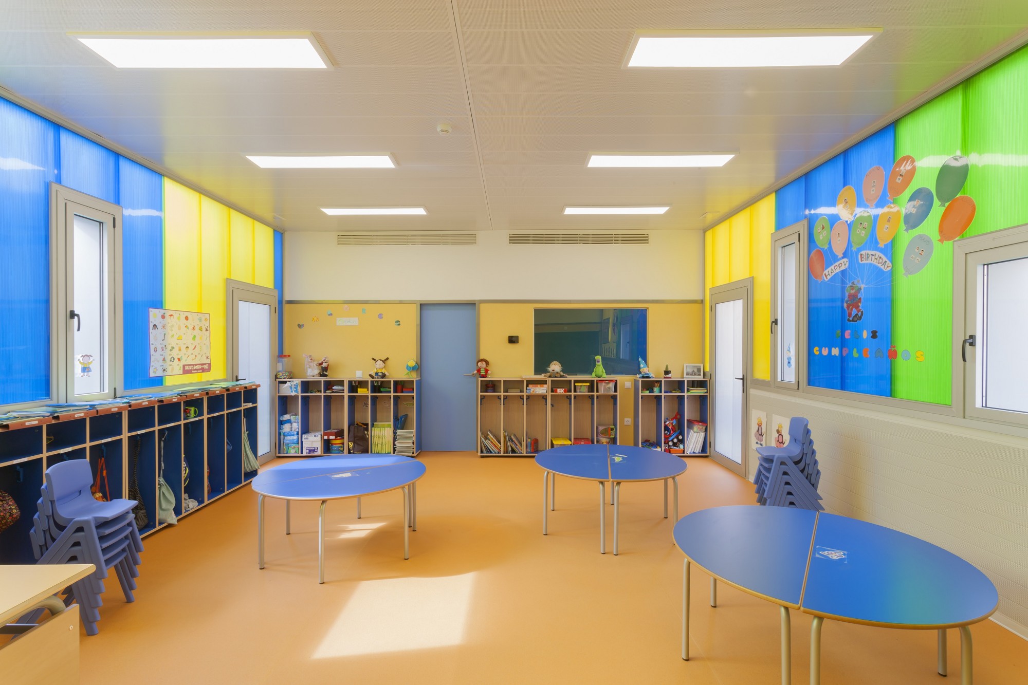 加州双层玻璃校园建筑设计-12