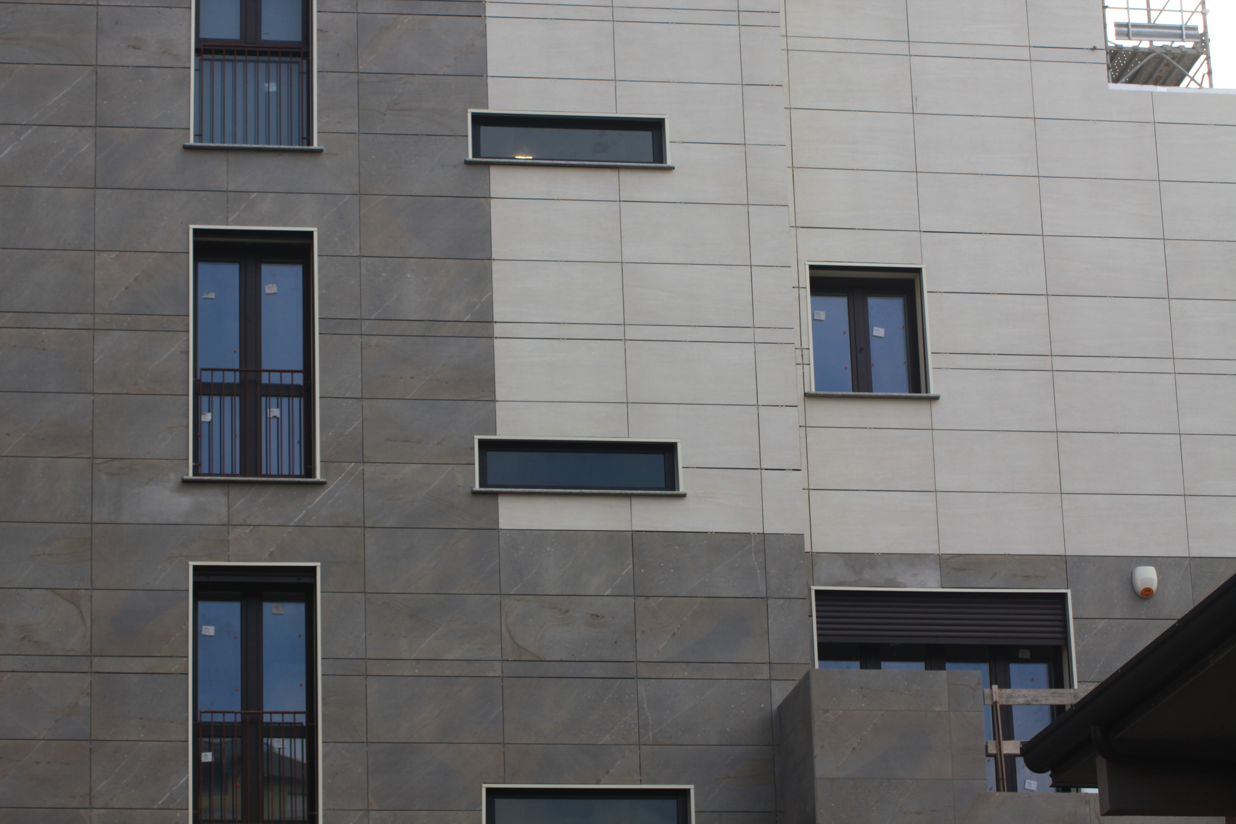 米兰 San Donato 新住宅楼,彩色瓷砖与保温系统的创新结合-6