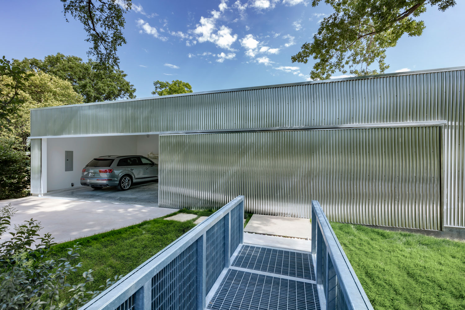 悬崖之上的绿色梦幻家园-6