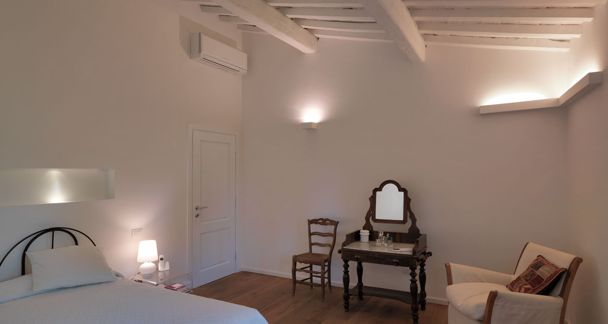 佛罗伦萨百年老宅现代重生，自然光与人工光完美融合-11