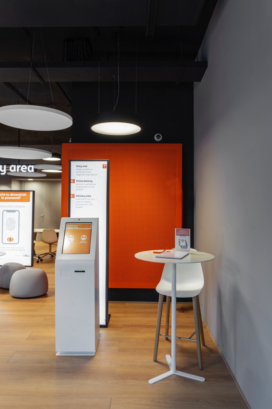 灵活多变的新银行空间 | ING 意大利分行新形象设计-11