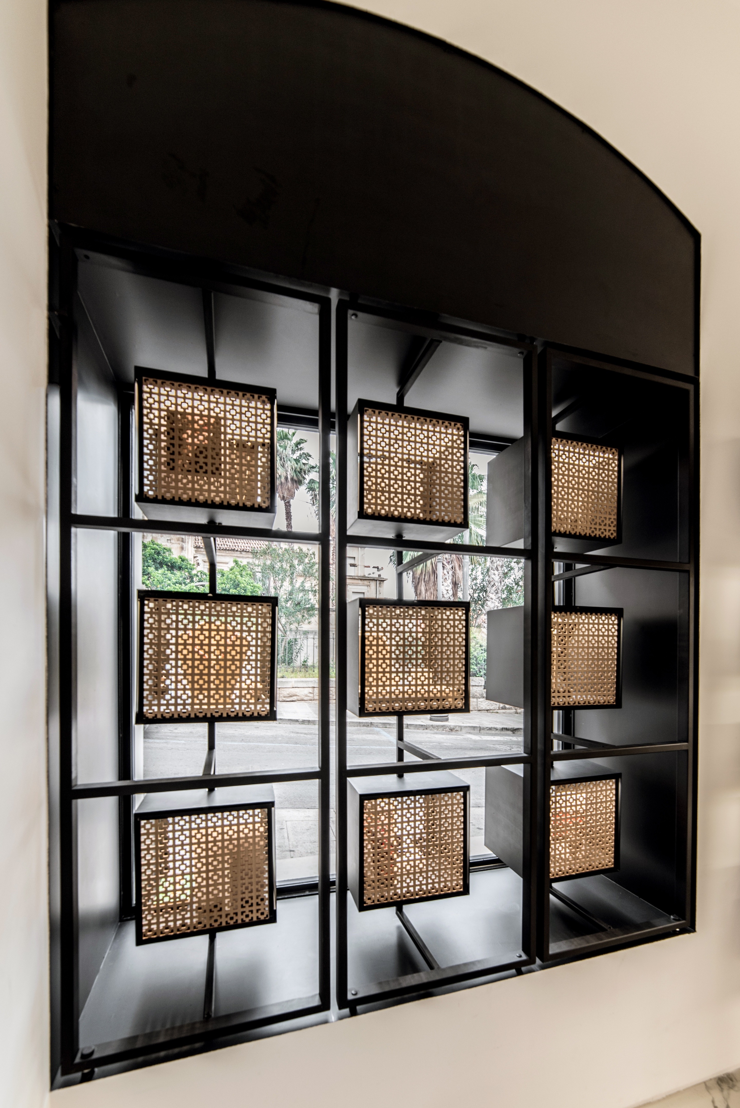 古韵新生 | Comiso 历史建筑中的珠宝店设计-4