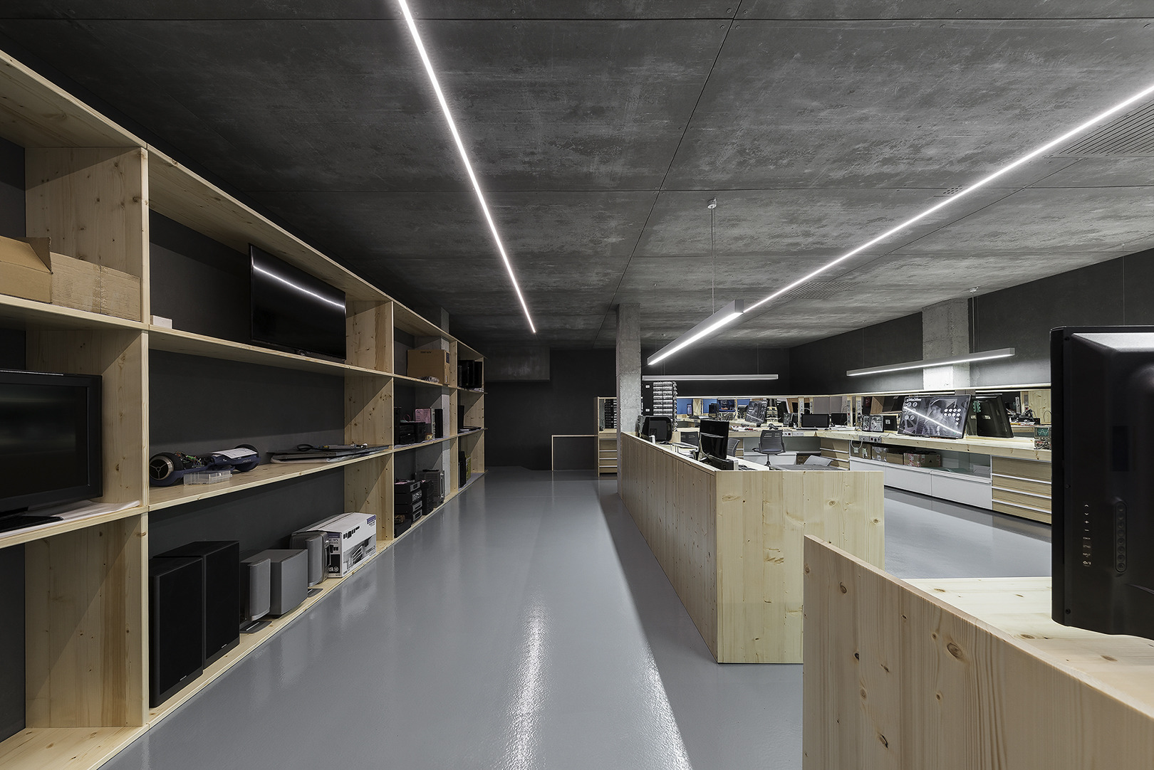 Unitec 维修中心·现代办公空间的巧妙设计-20