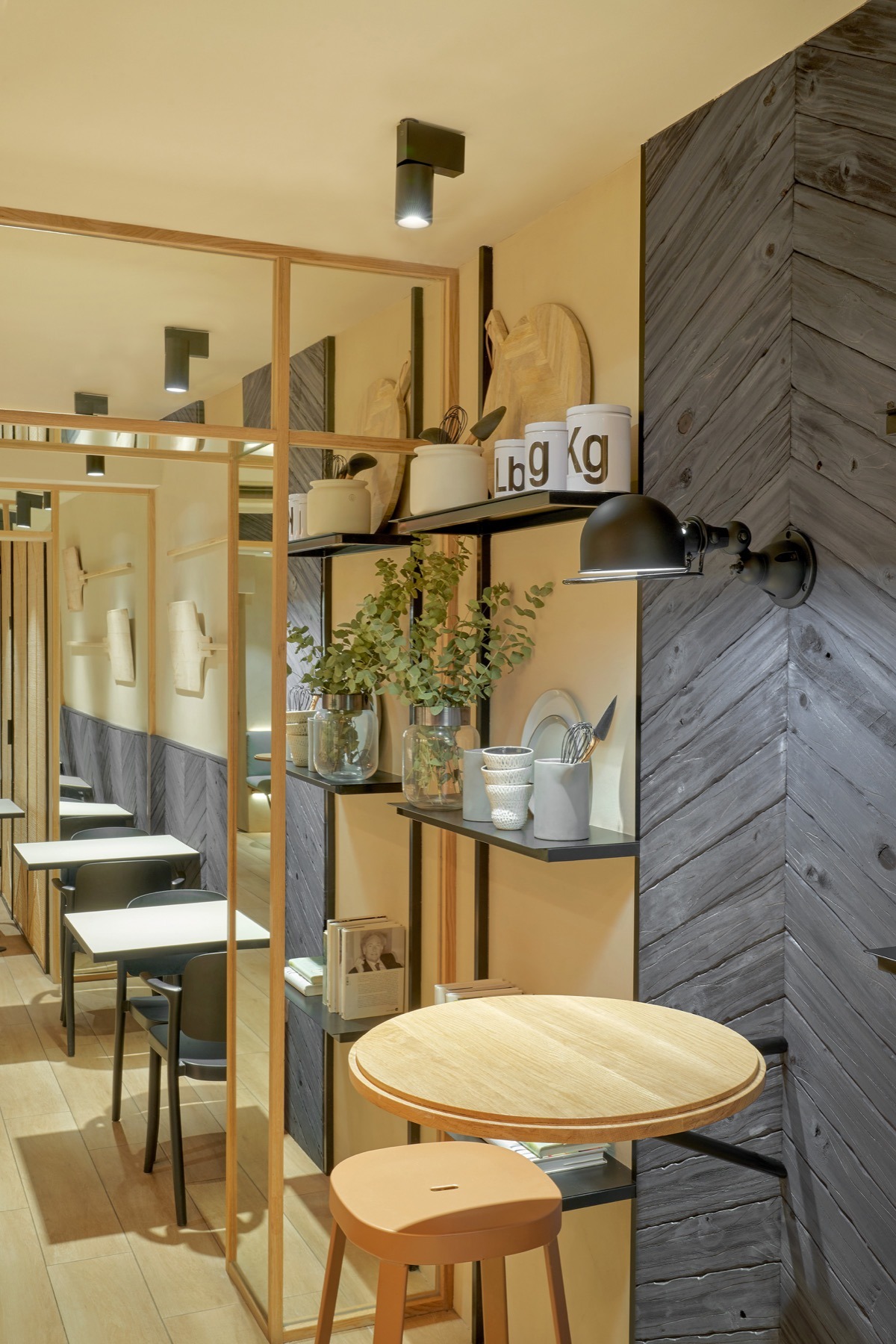 传统与创新的完美结合——La Forneria I 面包店设计-9