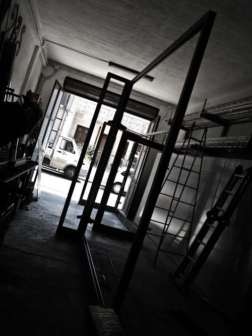 废旧车间变时尚商店的创意重生-20