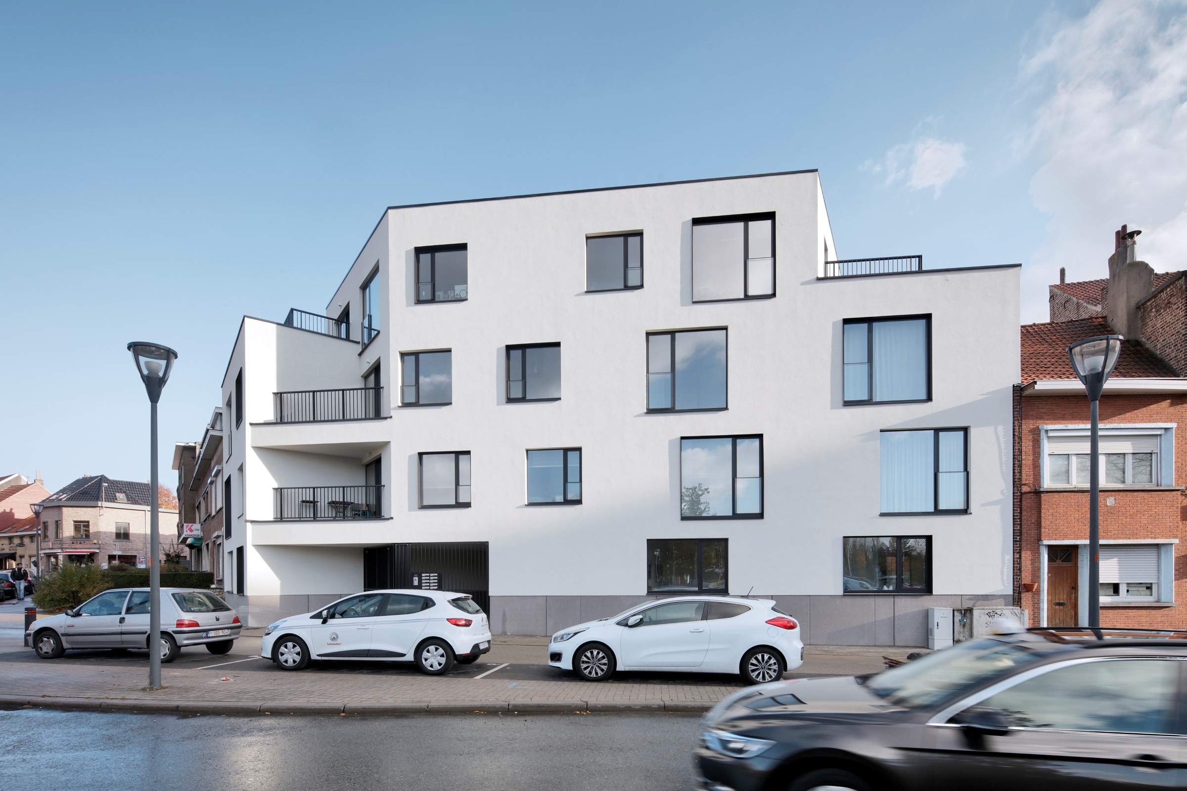 绿意盎然,功能明确的现代住宅设计-9