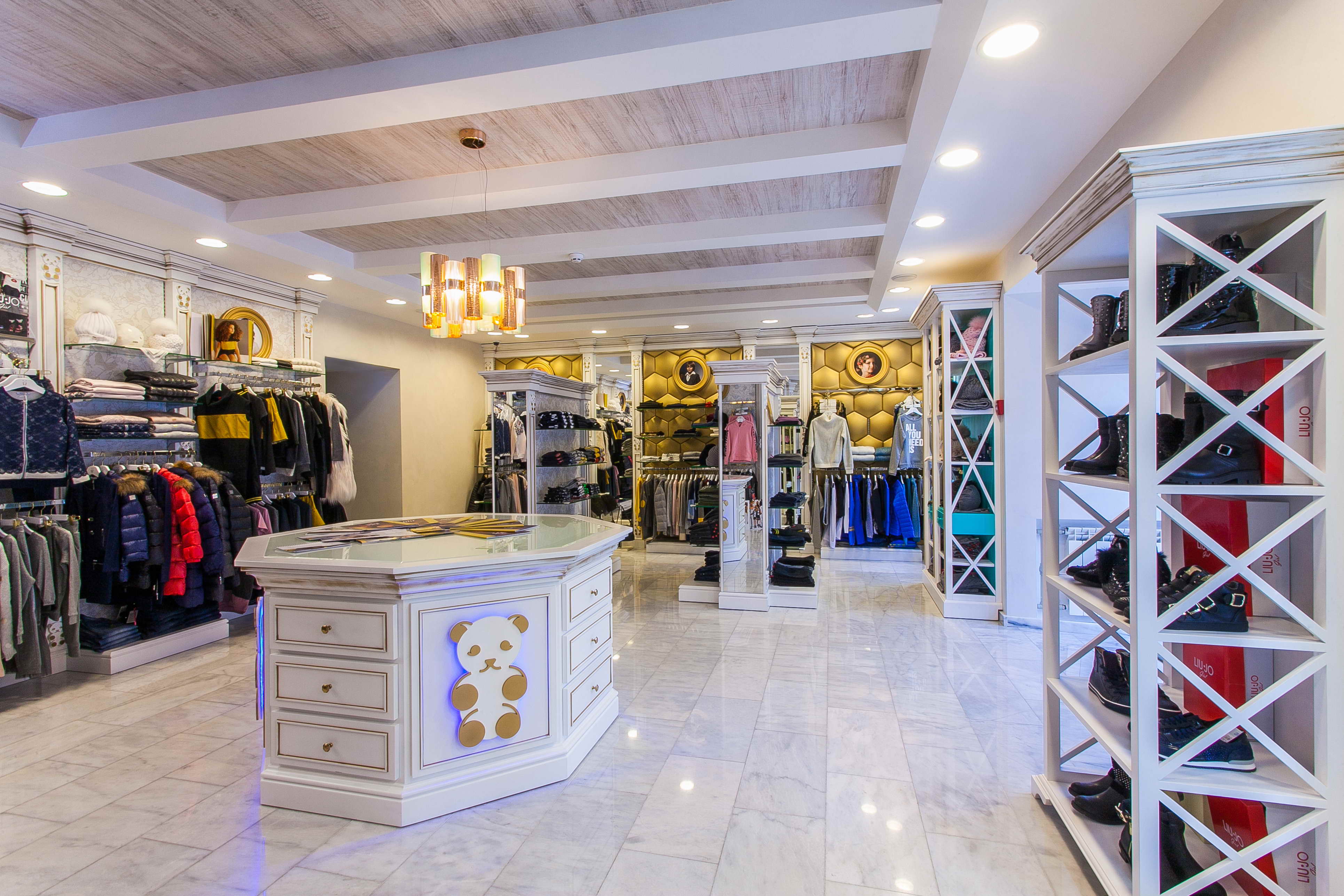 乌克兰童装店“Parad Junior”的室内设计-6