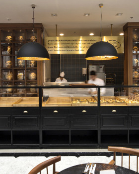 Emirgan Sutis 2014 年完成餐厅设计