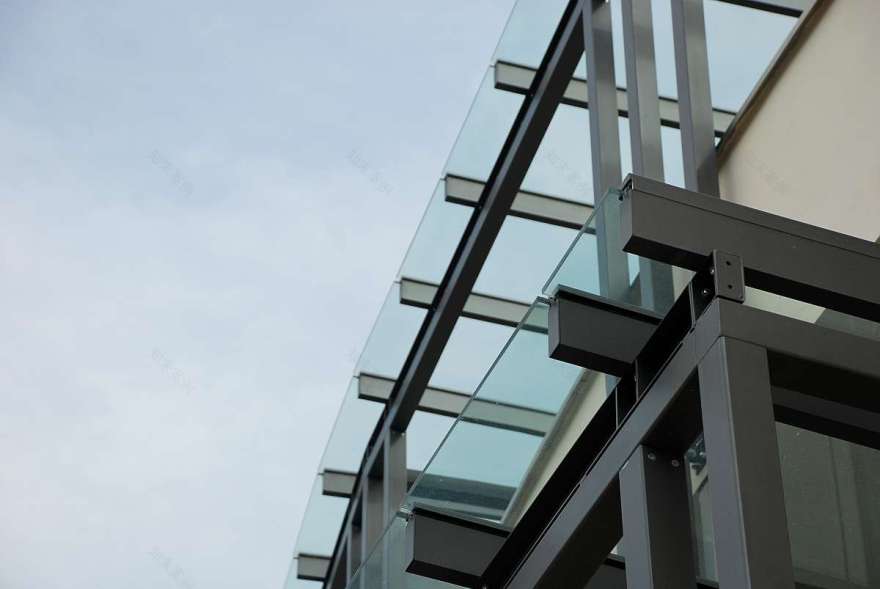 阿尔卑斯山间的五星级酒店改造-15