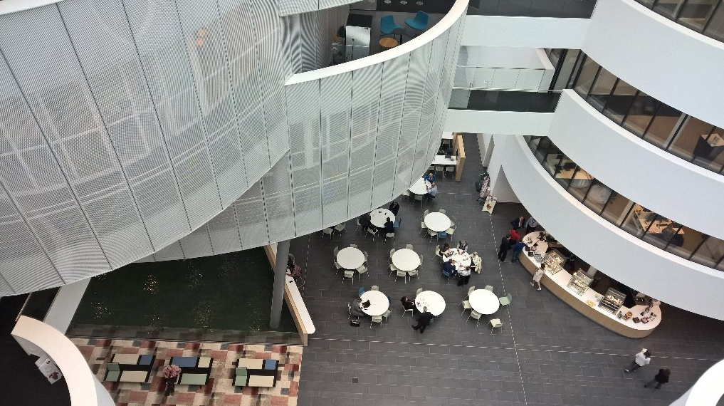 矩阵石材打造比利时高科技公司现代总部-1