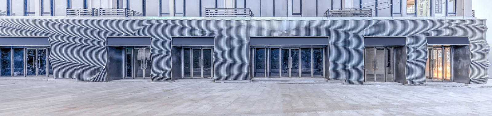 垂直的潮汐 · 东方时尚中心商业立面改造-5