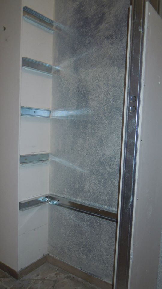 量身定制货架的 110 平米店铺翻新设计-11