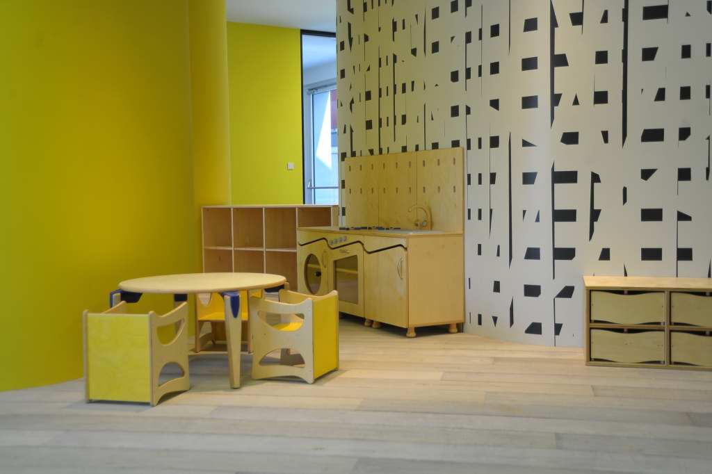 沃尔夫斯银行幼儿园室内设计-2