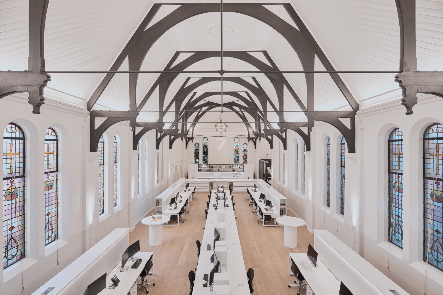 Squillace Architects:古老教堂改造工作空间-5